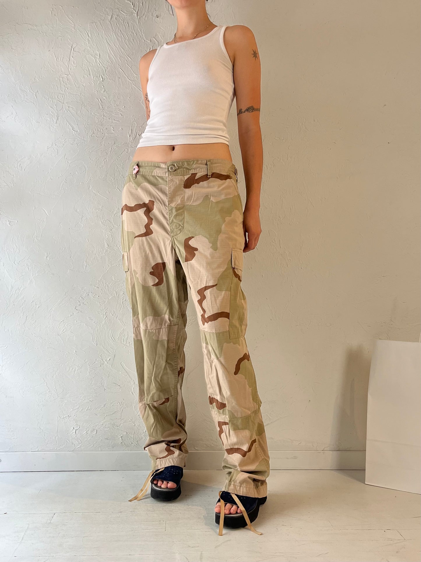 Vintage Desert Camo Authentic Army Pants / Medium