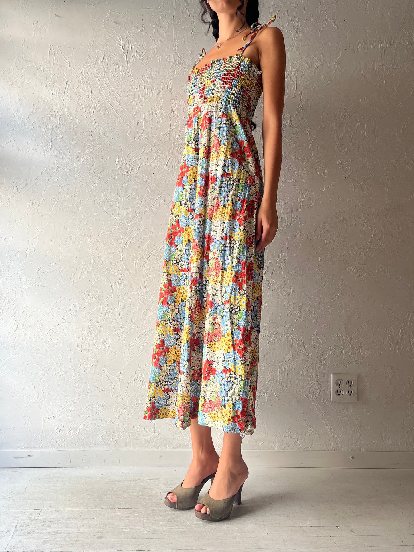 70s Floral Patterned Smocked Elastic Maxi Dress / Small