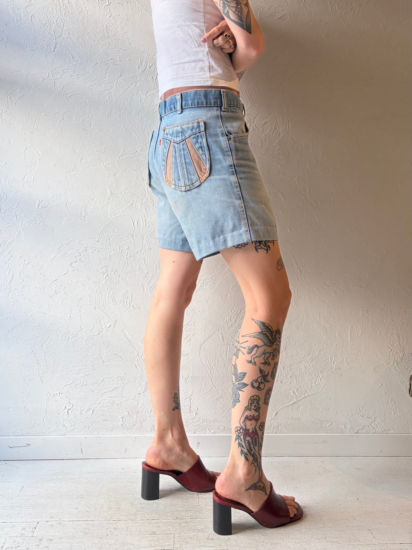 1970s 'Levis' Denim Shorts / 32