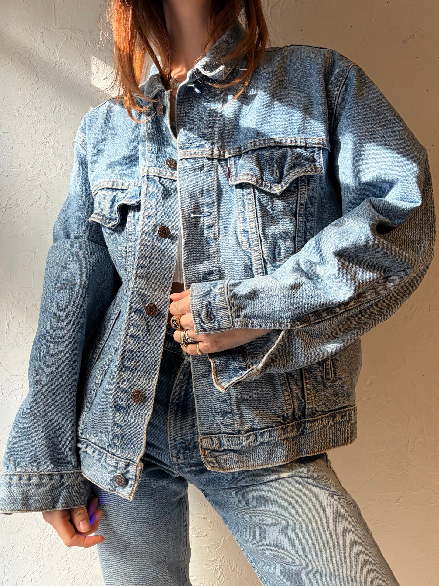 90s 'Levi’s' Medium Wash Denim Jacket / Large
