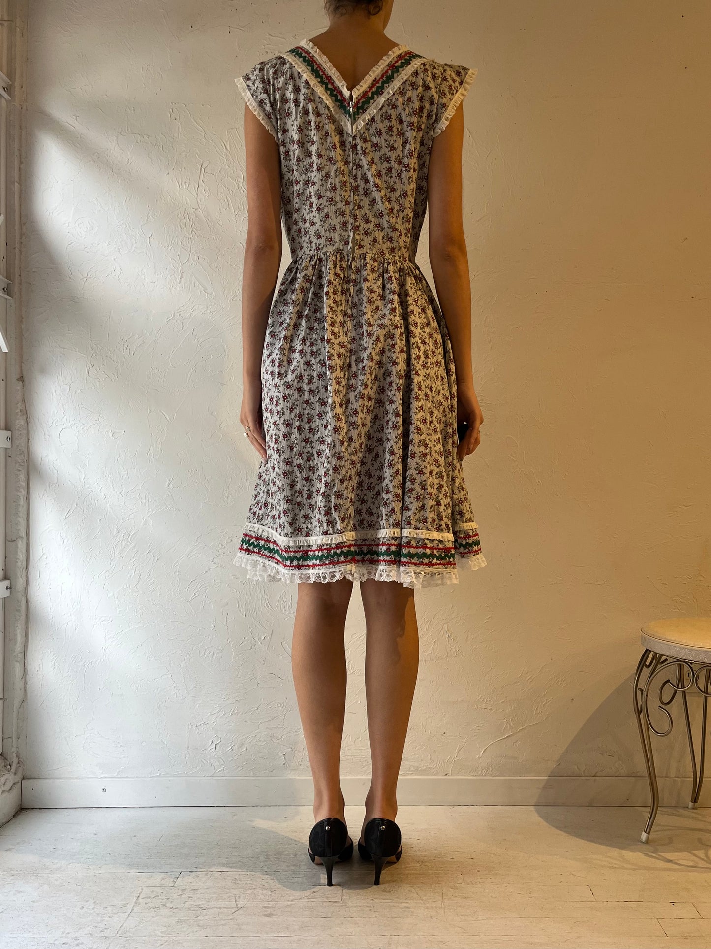 Vintage Handmade Floral Dress / Small