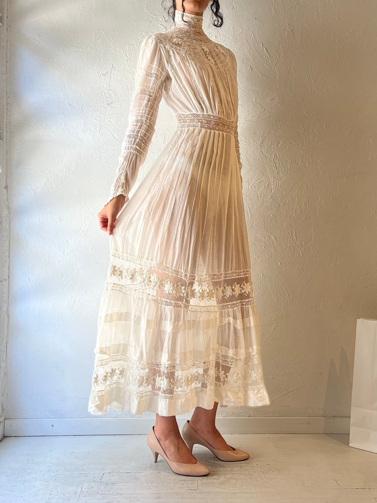 Vintage Antique White Lace Dress / Small