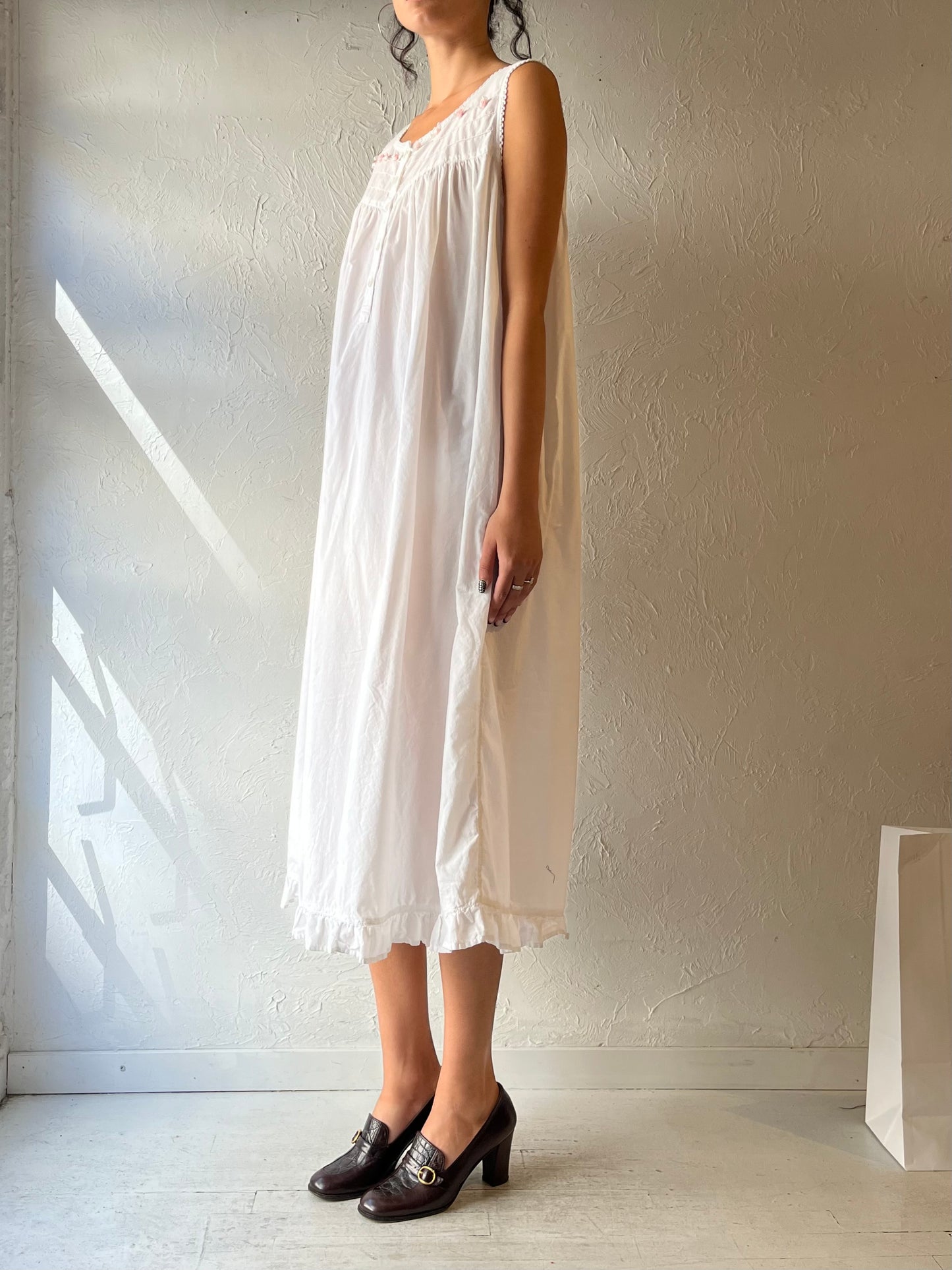 90s 'Gloria Vanderbilt' White Cotton Dress / Medium
