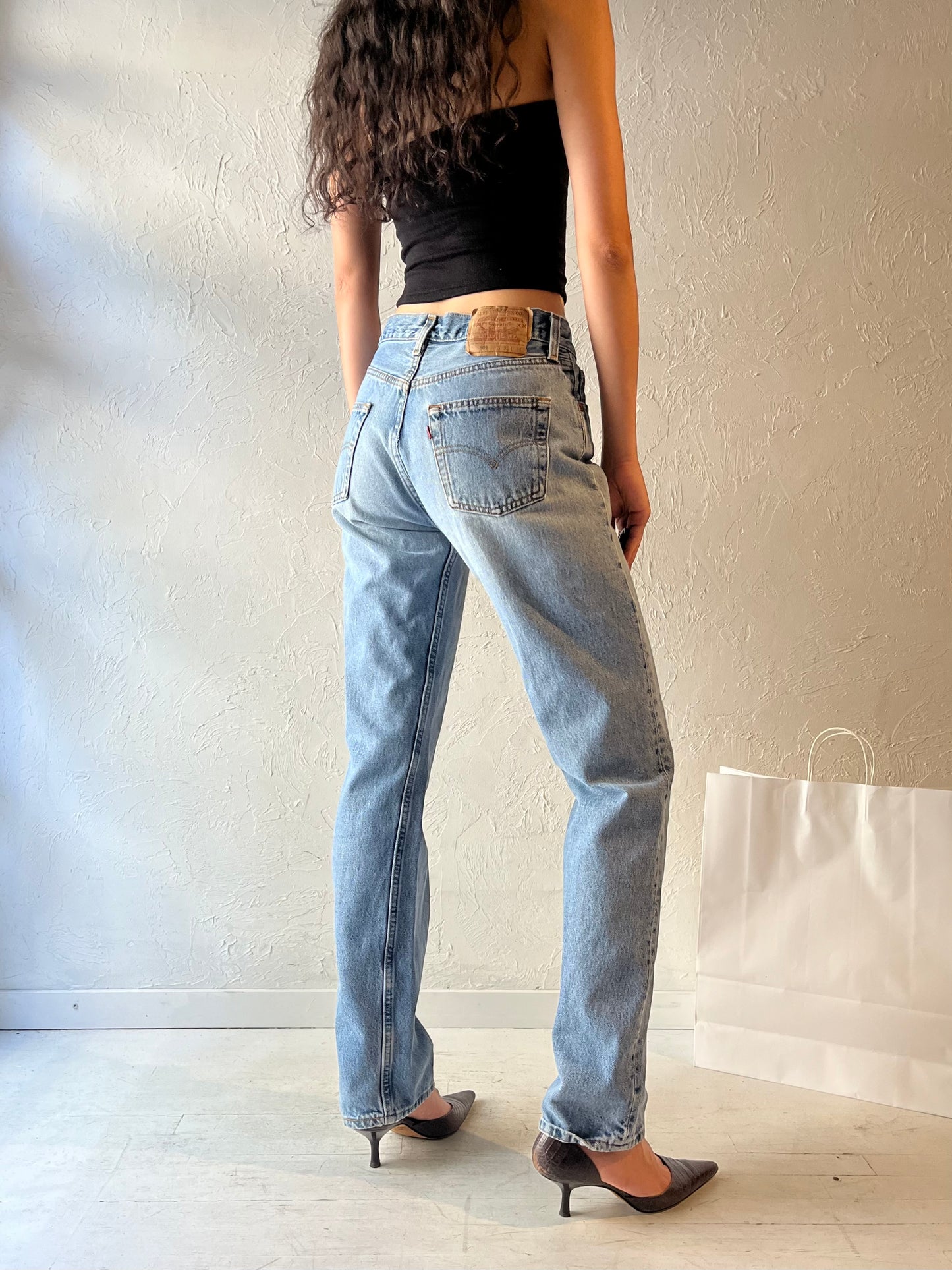 90s 'Levis' 501 Jeans / Made in USA / 28