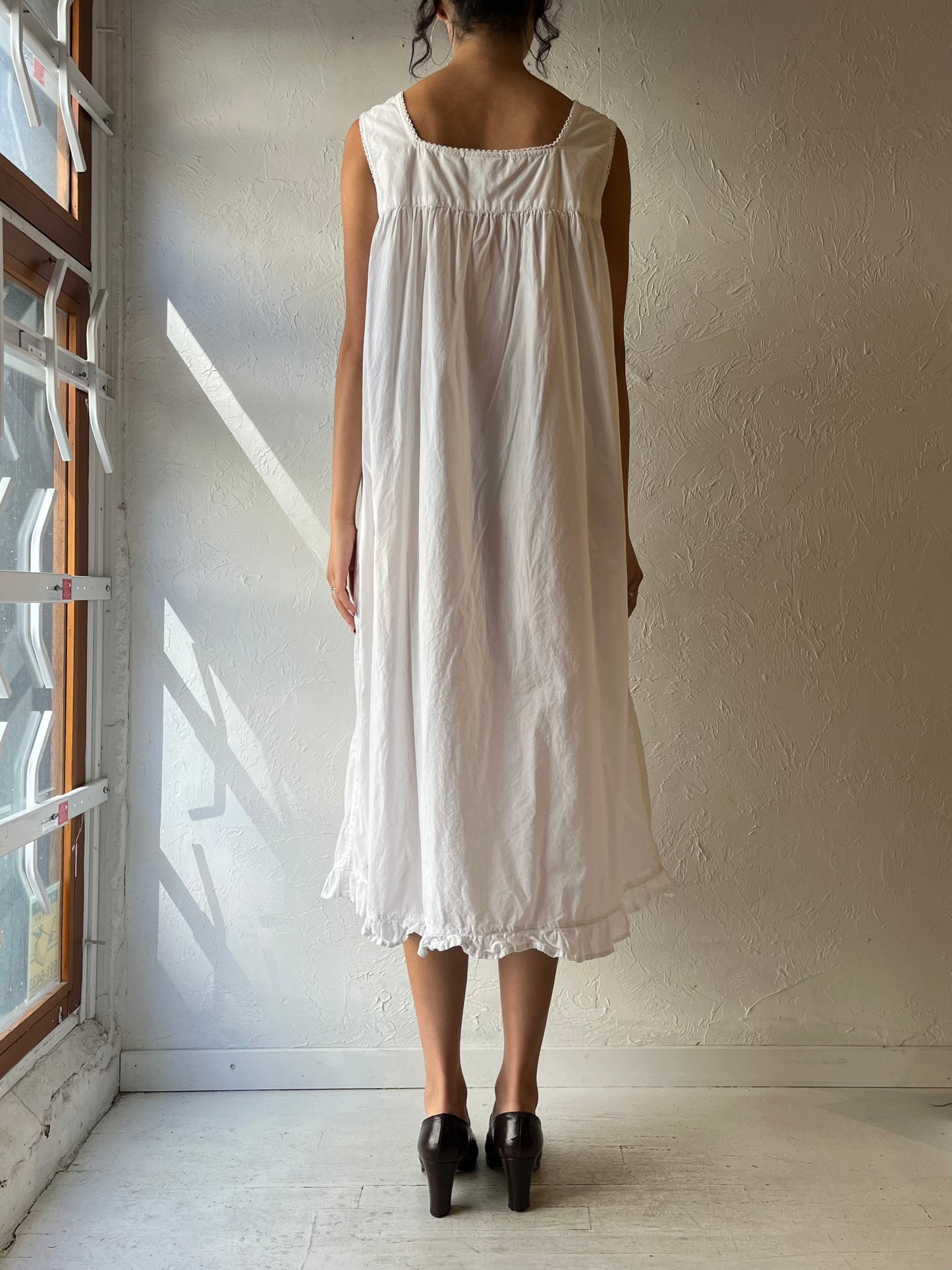 90s 'Gloria Vanderbilt' White Cotton Dress / Medium