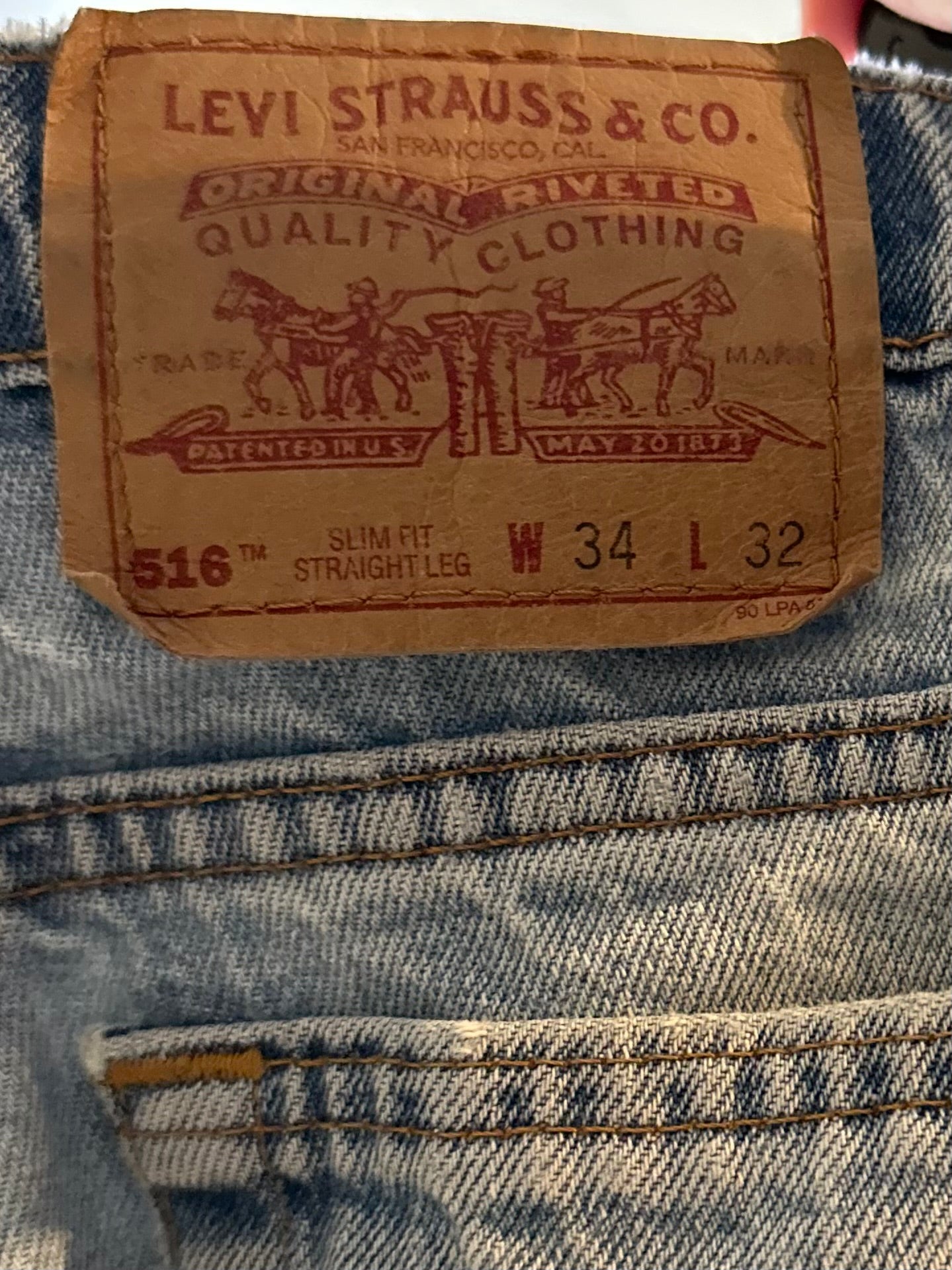 90s ‘Levi’s 516’ Light Wash Jeans / Made in Canada / 34