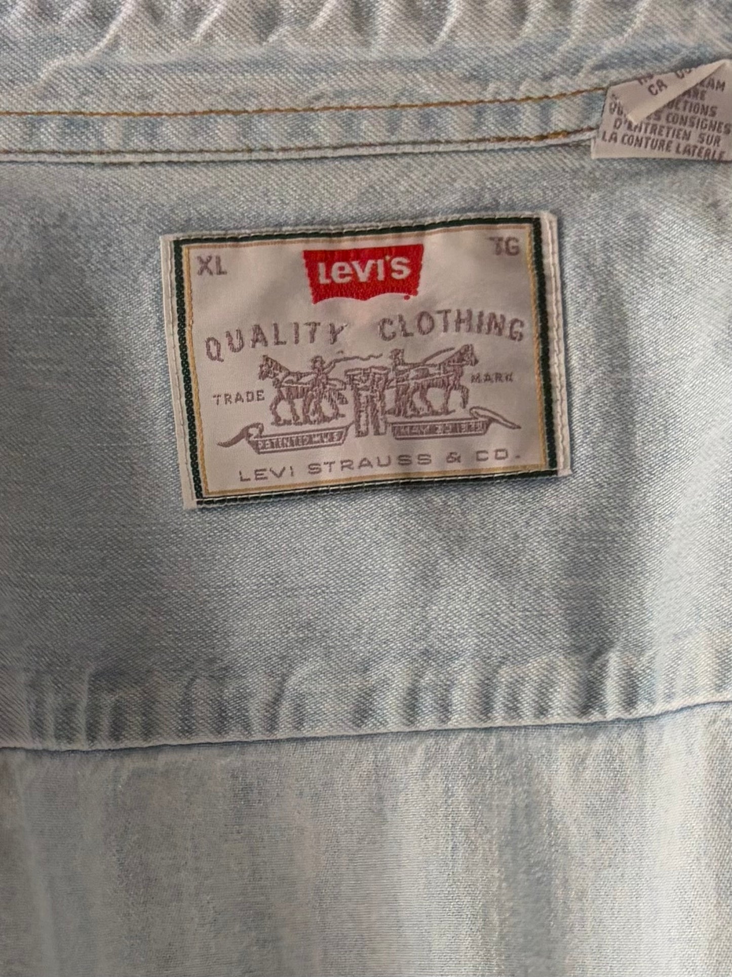 90s 'Levis' Light Wash Denim Button Up Shirt / XL