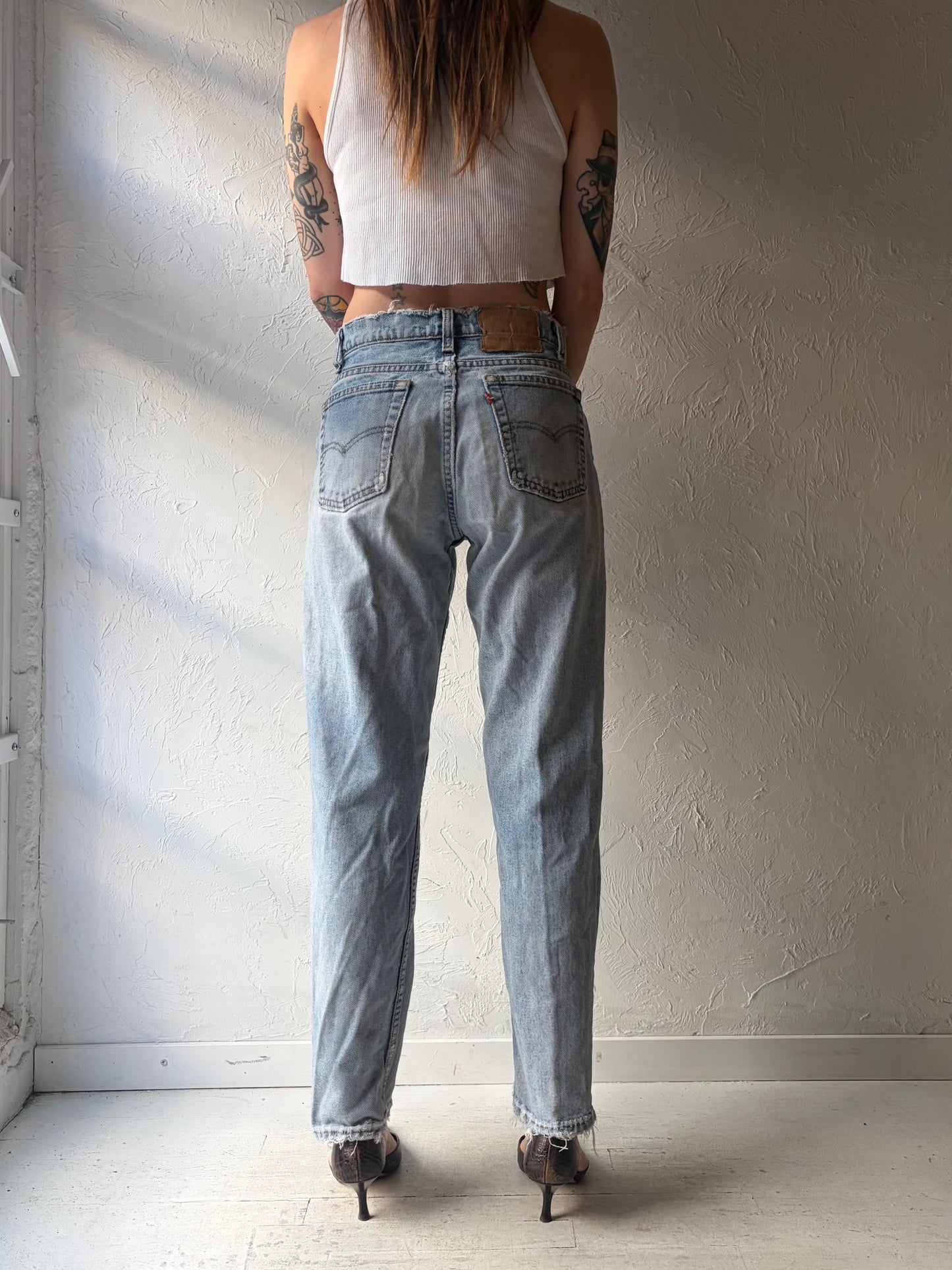 Vintage 90s 'Levis 550' Thrashed Grunge Jeans / 28