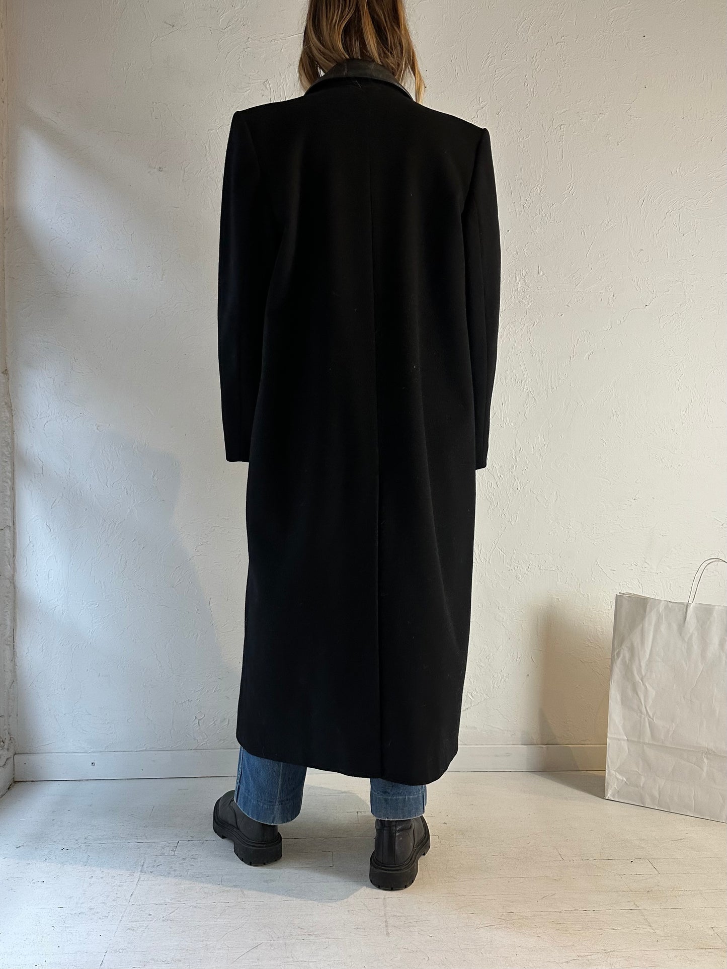 90s ‘London Fog’ Black Wool Coat / Medium