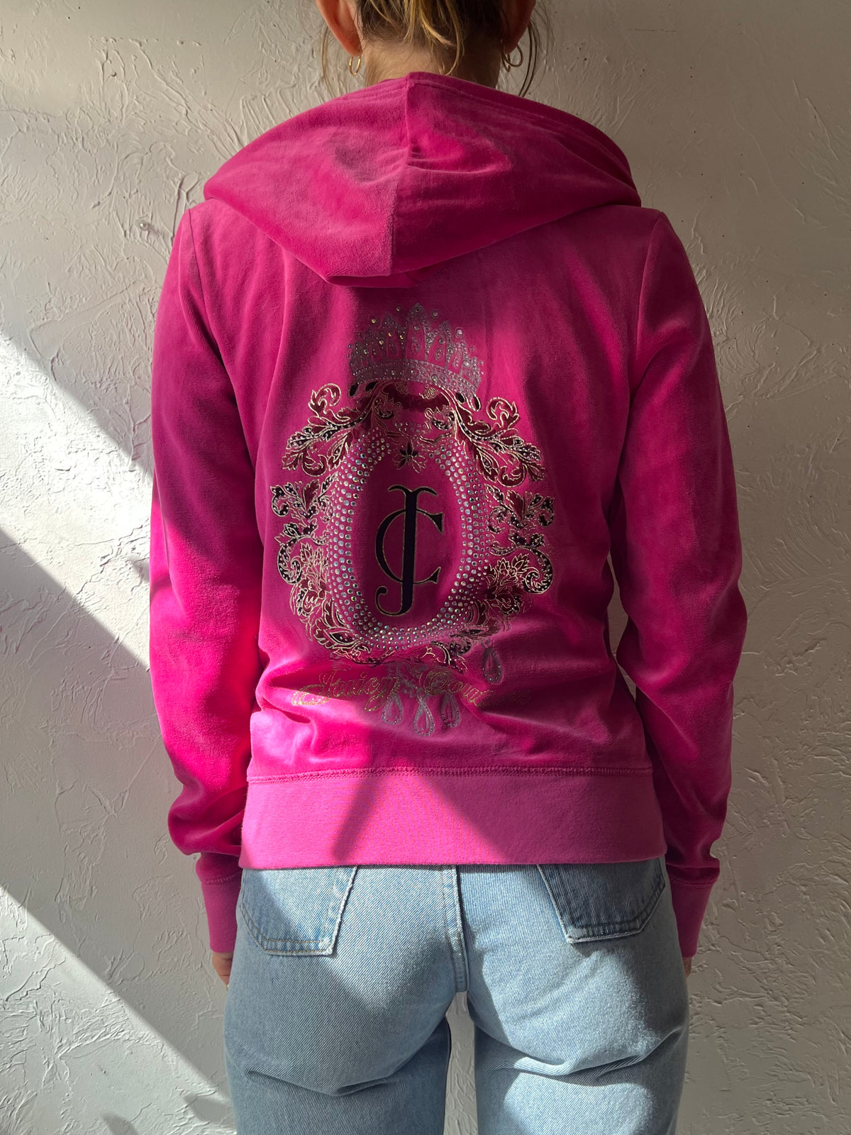 Y2K 'Juicy Couture' Hot Pink Rhinestone Crest Zip Up Hoodie / Edgy McBling Coquette Streetwear 2000s Baddie Fashion / Large