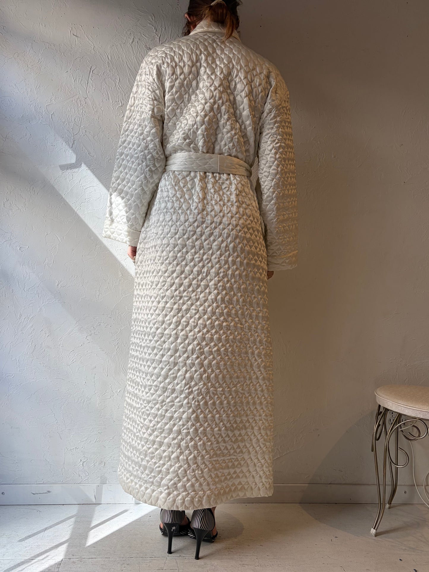 Vintage 'Christian Dior' White Quilted Robe / Medium