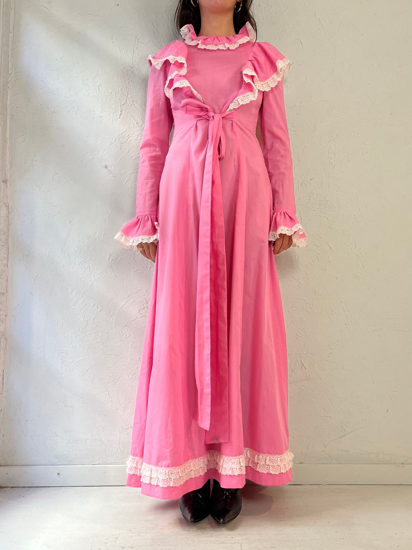 Vintage Handmade Pink Cottage Core Dress / Small