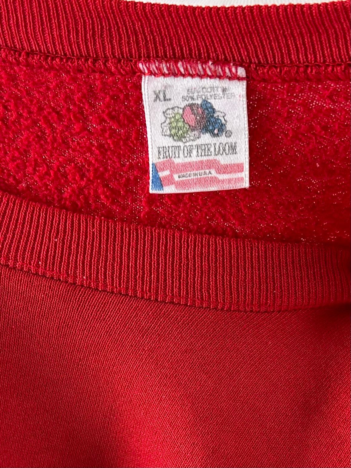 90s 'Fruit of the Loom' Disney Studio Red Crew Neck Sweatshirt / XL