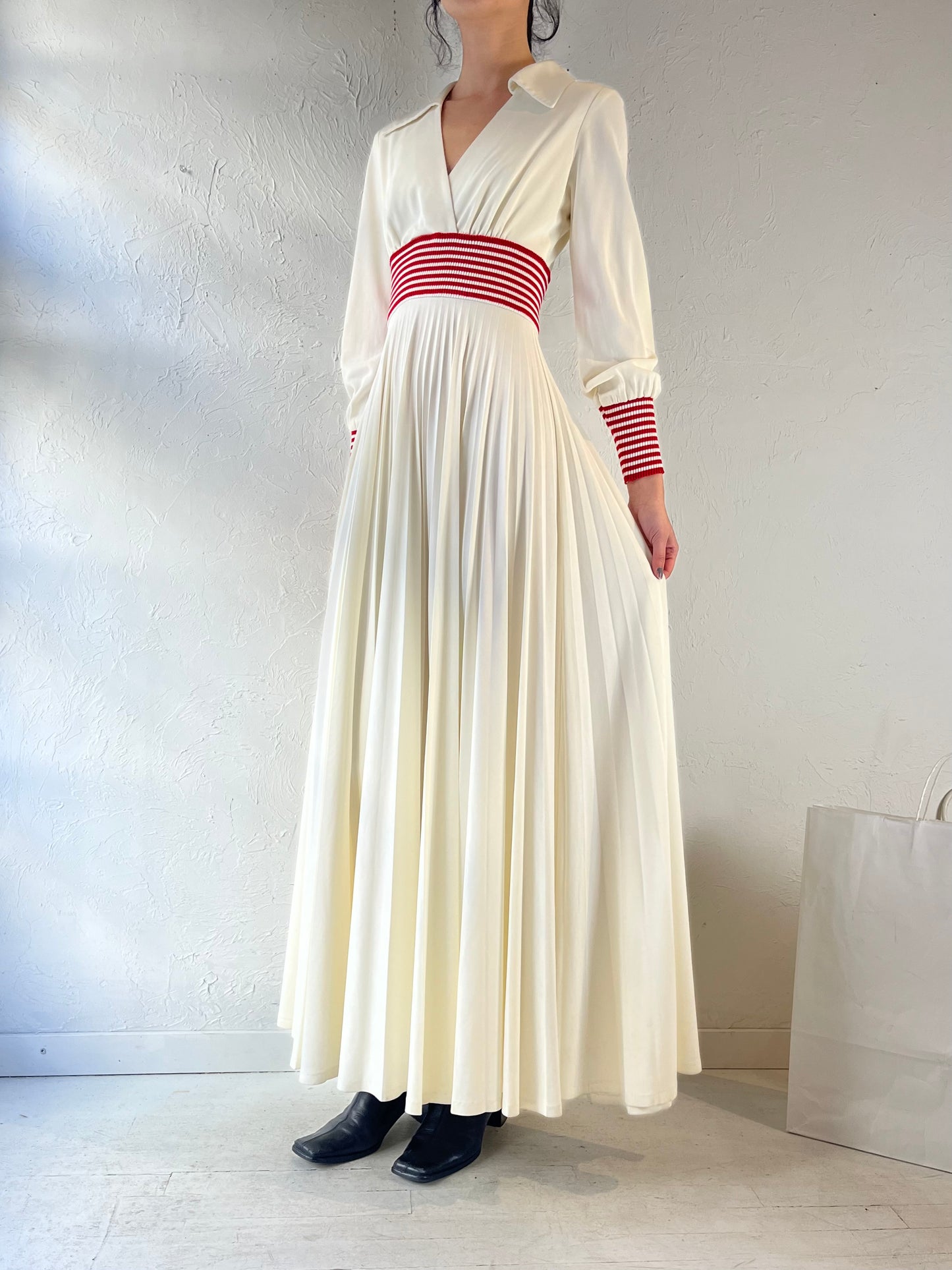 70s White and Red Long V Neck Dress / Vintage Formal Dress / Small