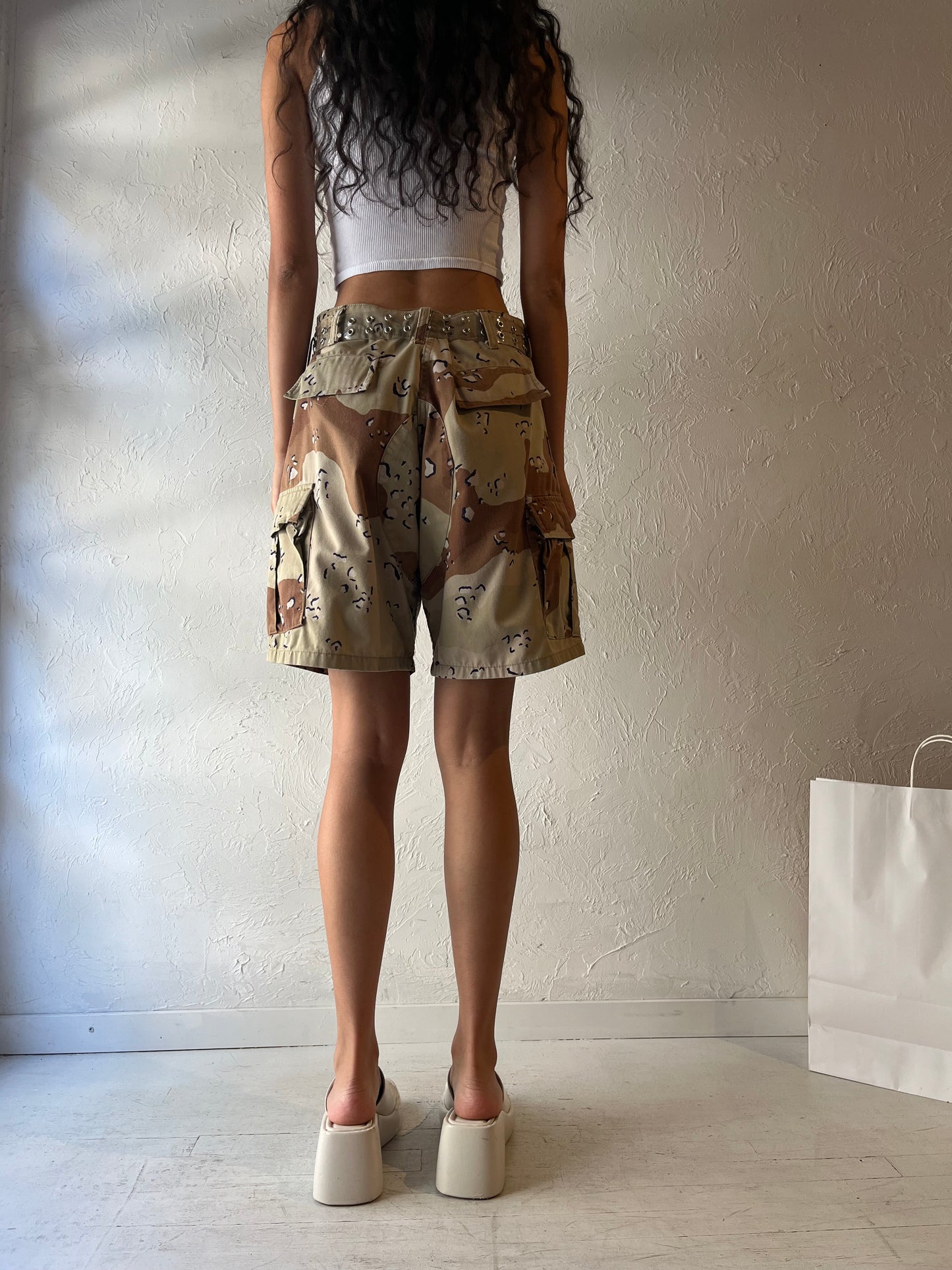 Vintage Desert Camouflage Army Shorts / Large