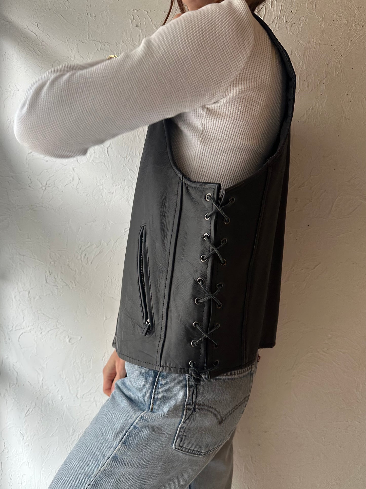 Y2k ' Milwaukee' Black Heavy Duty Leather Biker Vest / Medium