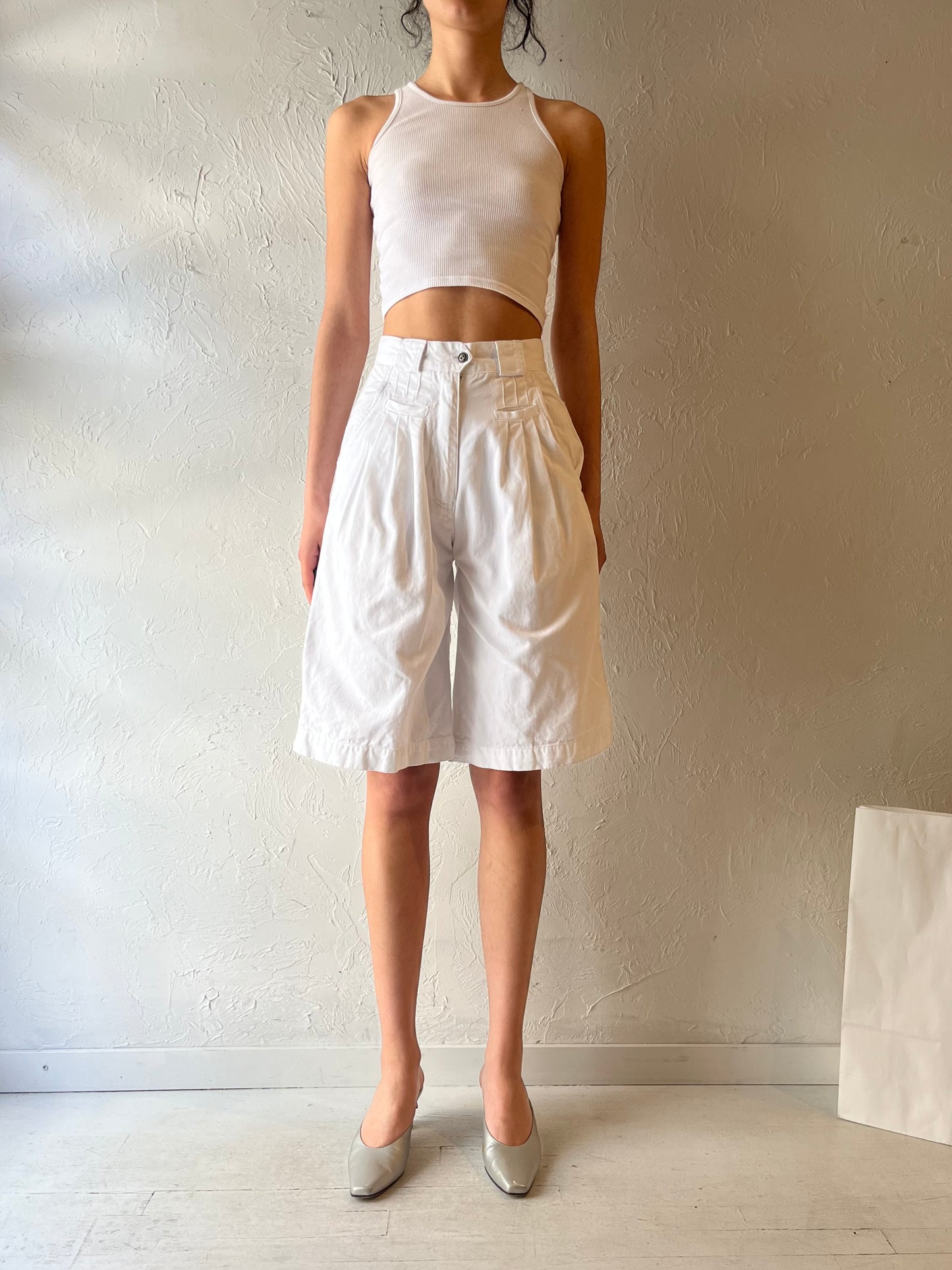 90s ‘Almost Heaven’ White Cotton Bermuda Shorts / Small