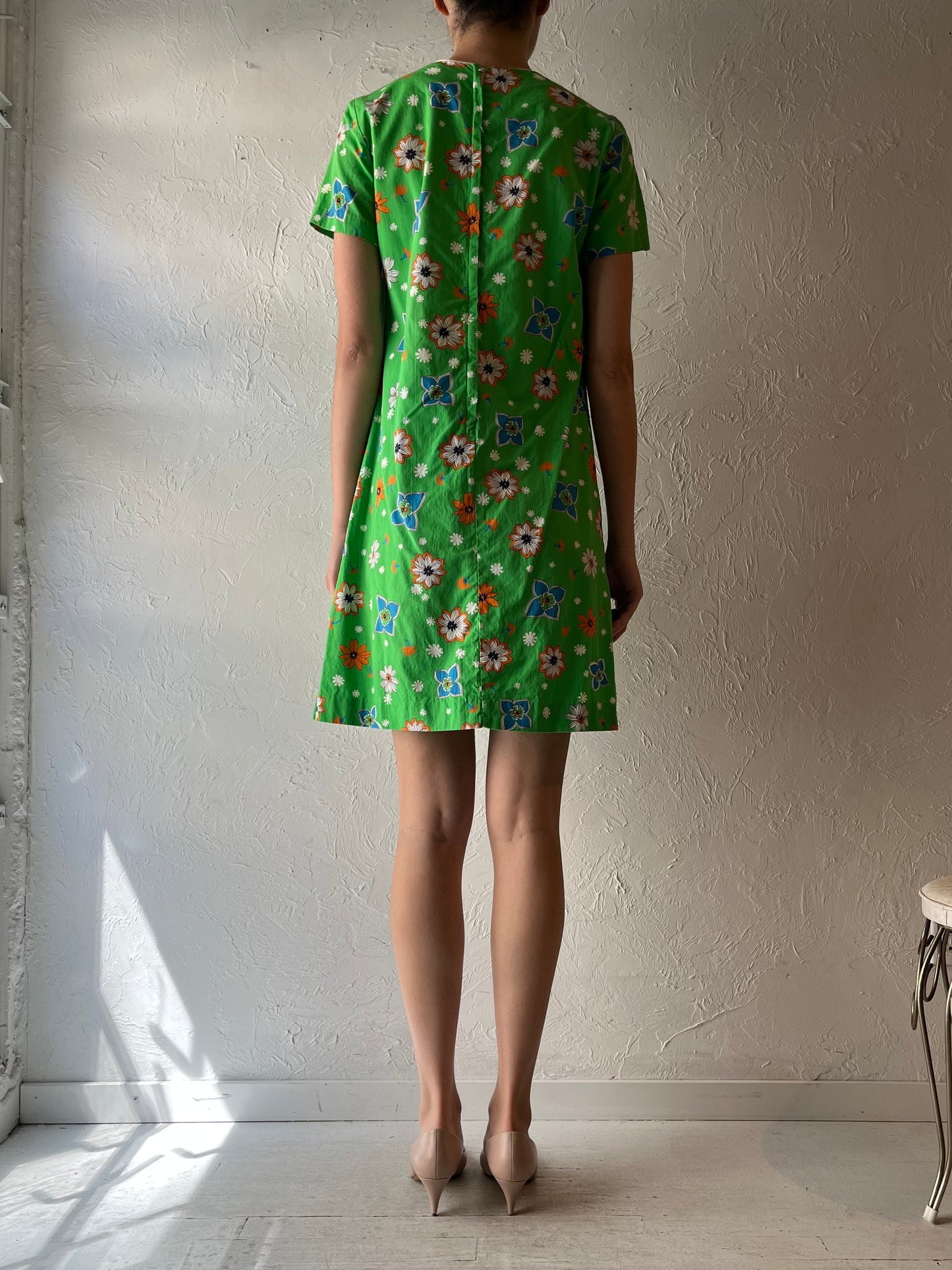 70s 'Jaree Classics' Green Retro Floral Summer Mini Dress / Vintage 1970s Boho Garden Party / Medium