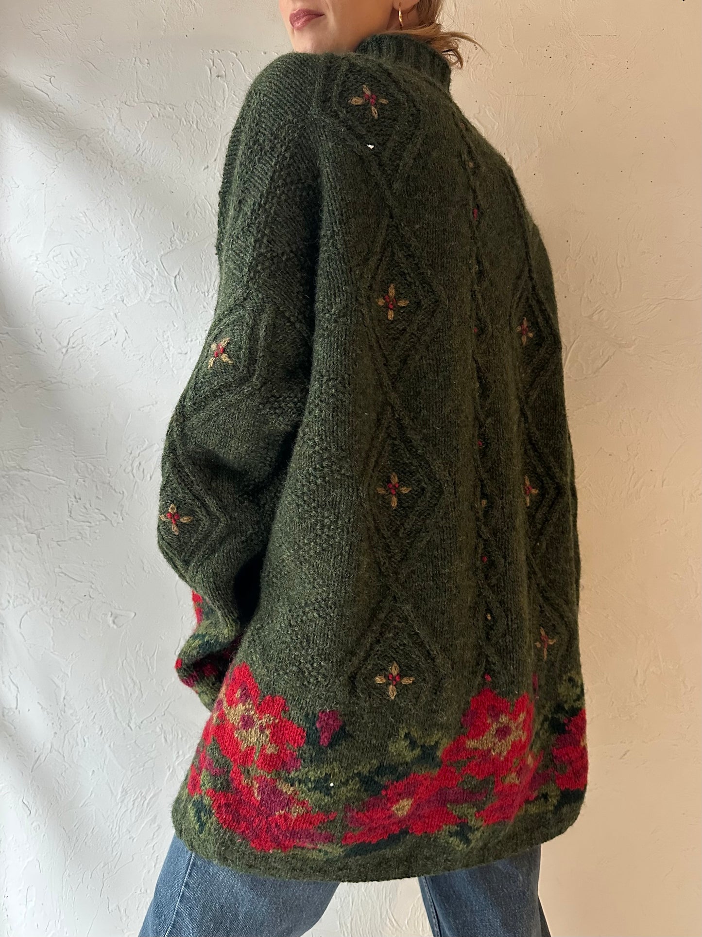 Vintage Hand Knit Floral Sweater / Medium