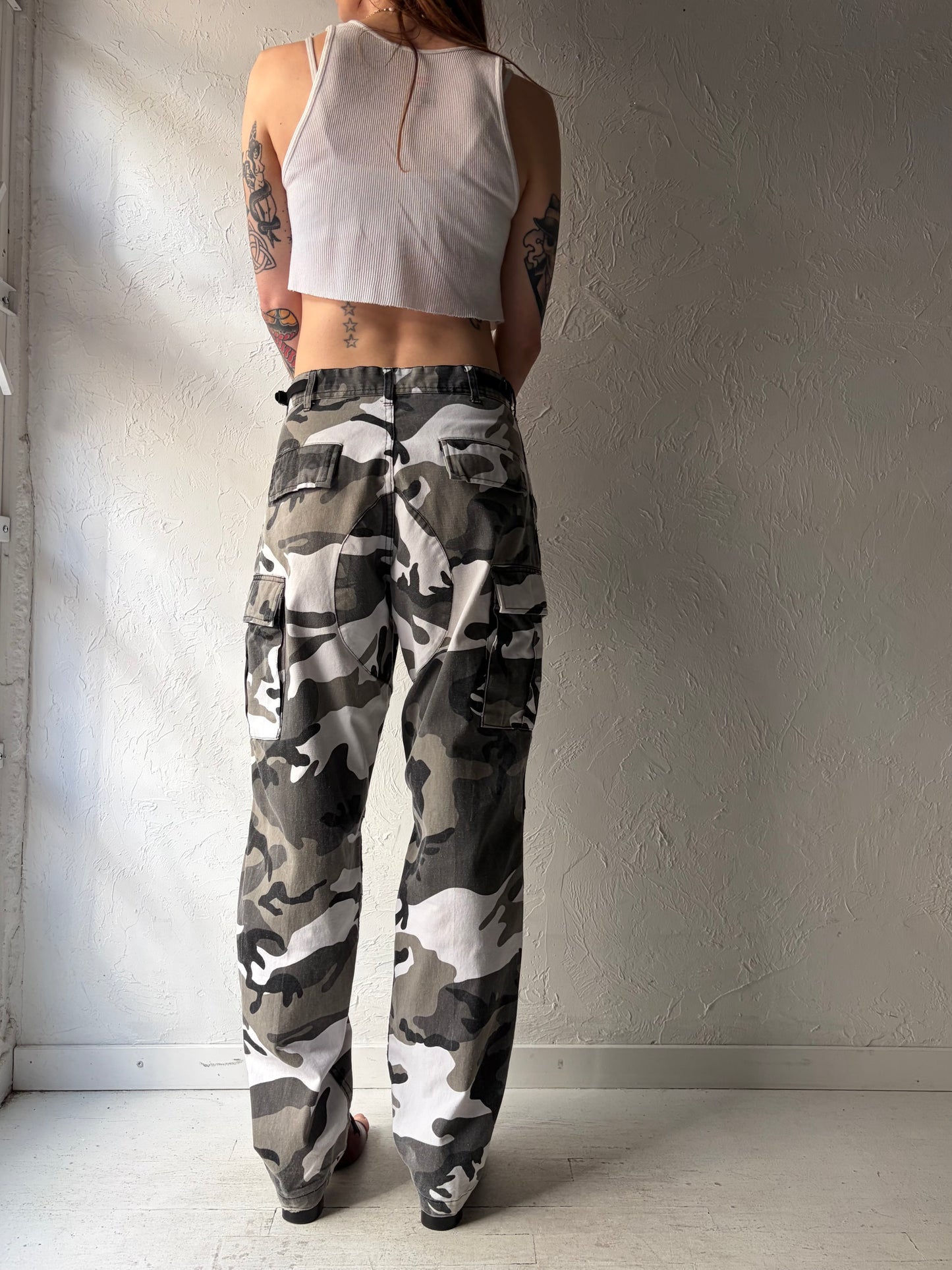 90s Authentic Army Camouflage Pants / Small
