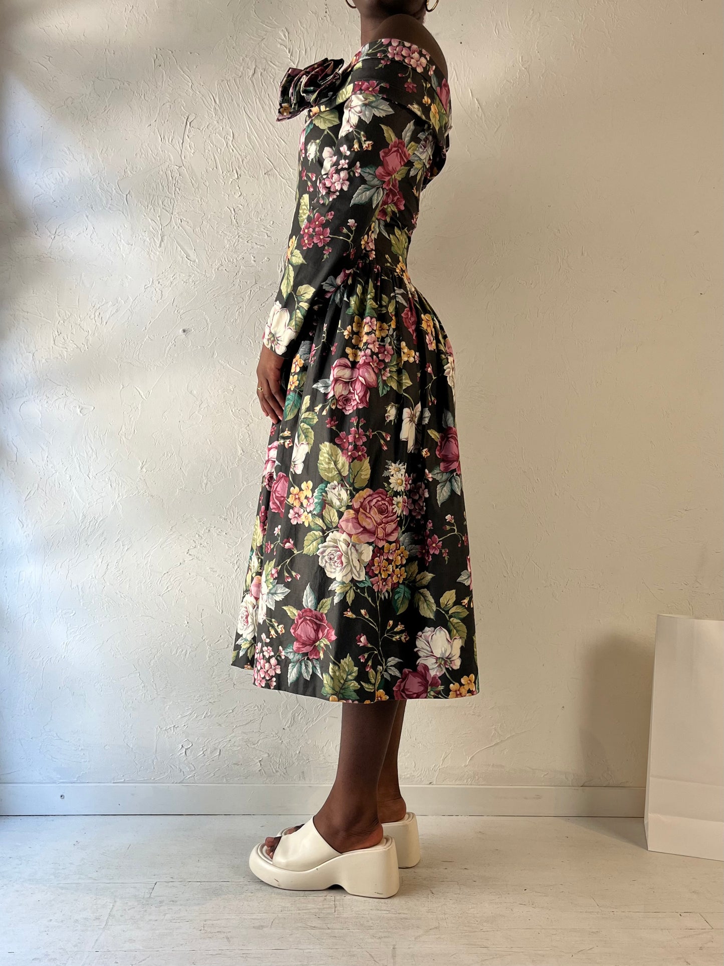 Vintage Handmade Floral Print Dress / Medium