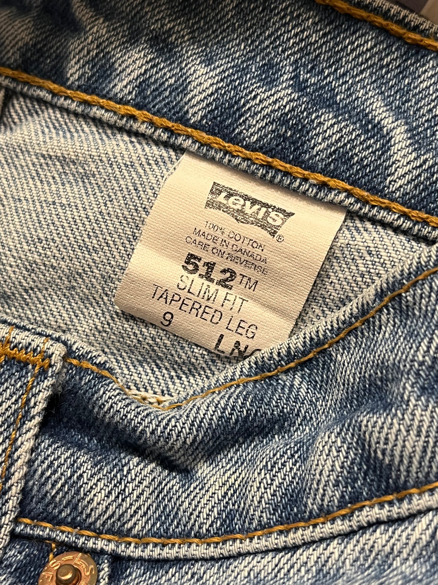 90s 'Levis' 512 Slim Fit Jeans / Made in Canada / 28