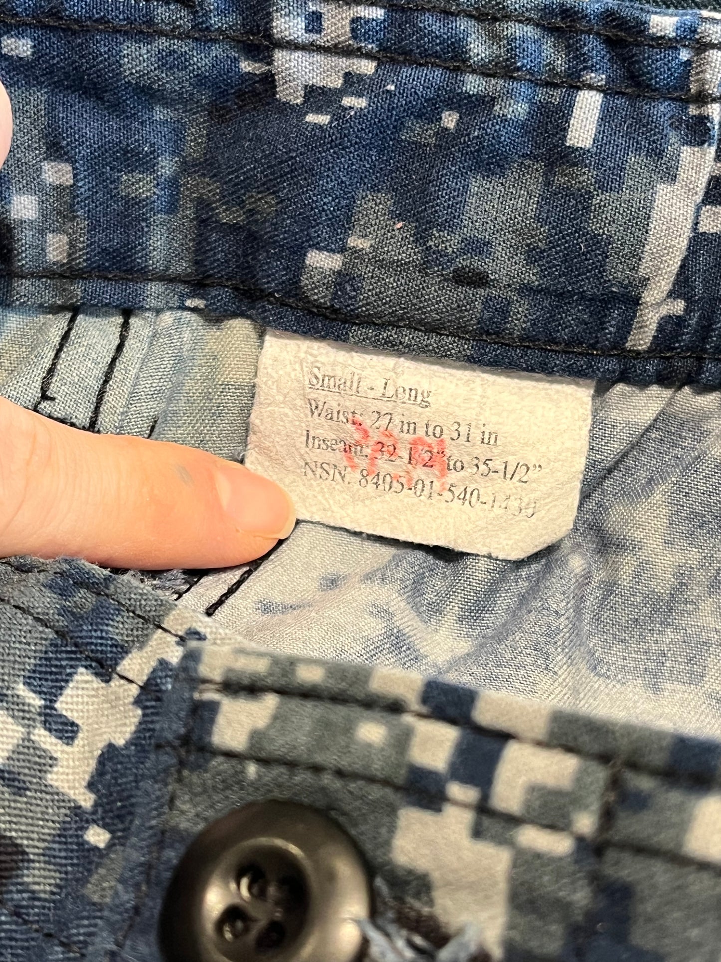 Vintage Authentic Army Blue Camouflage Cargo Pants / Small