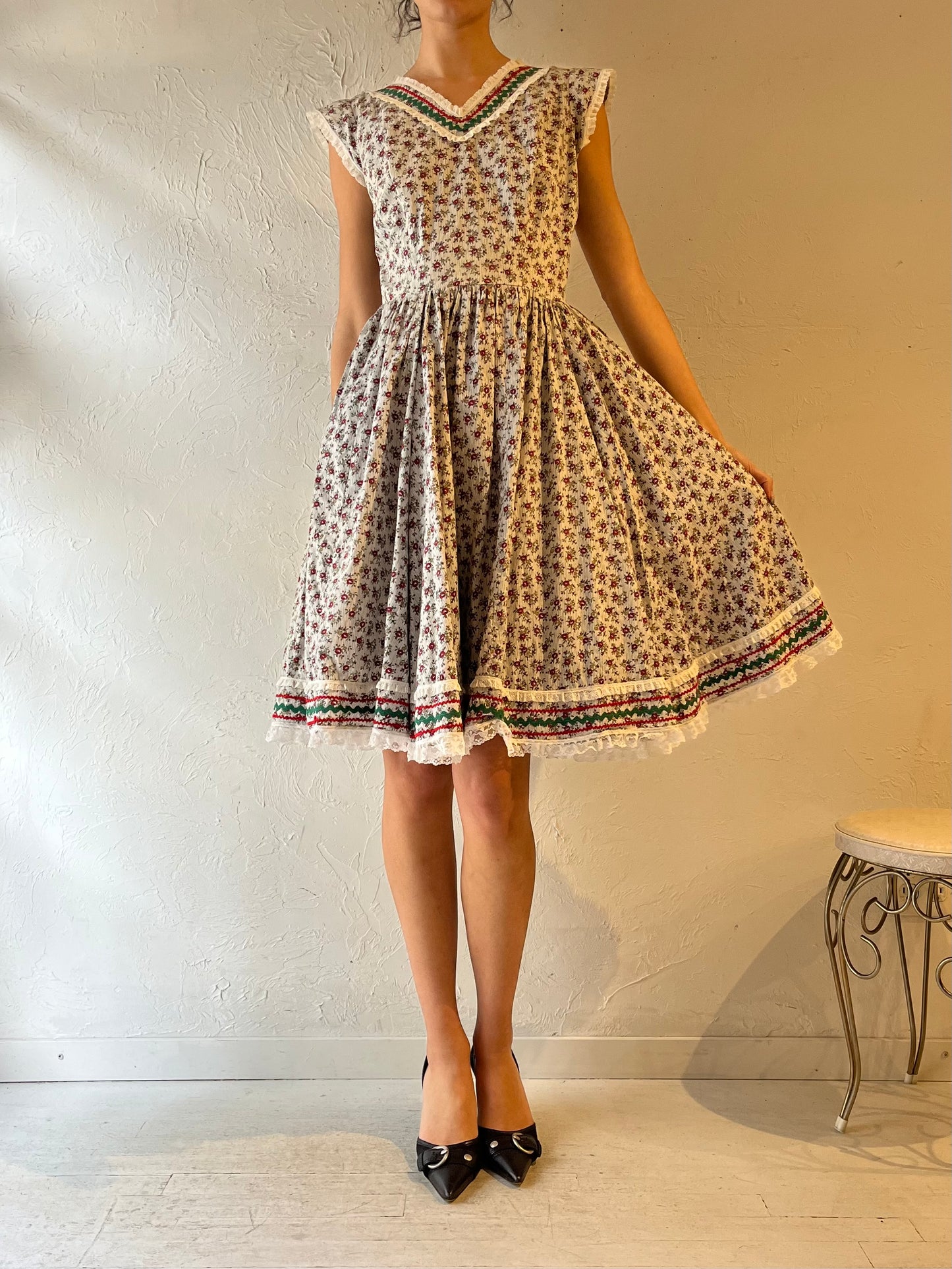 Vintage Handmade Floral Dress / Small