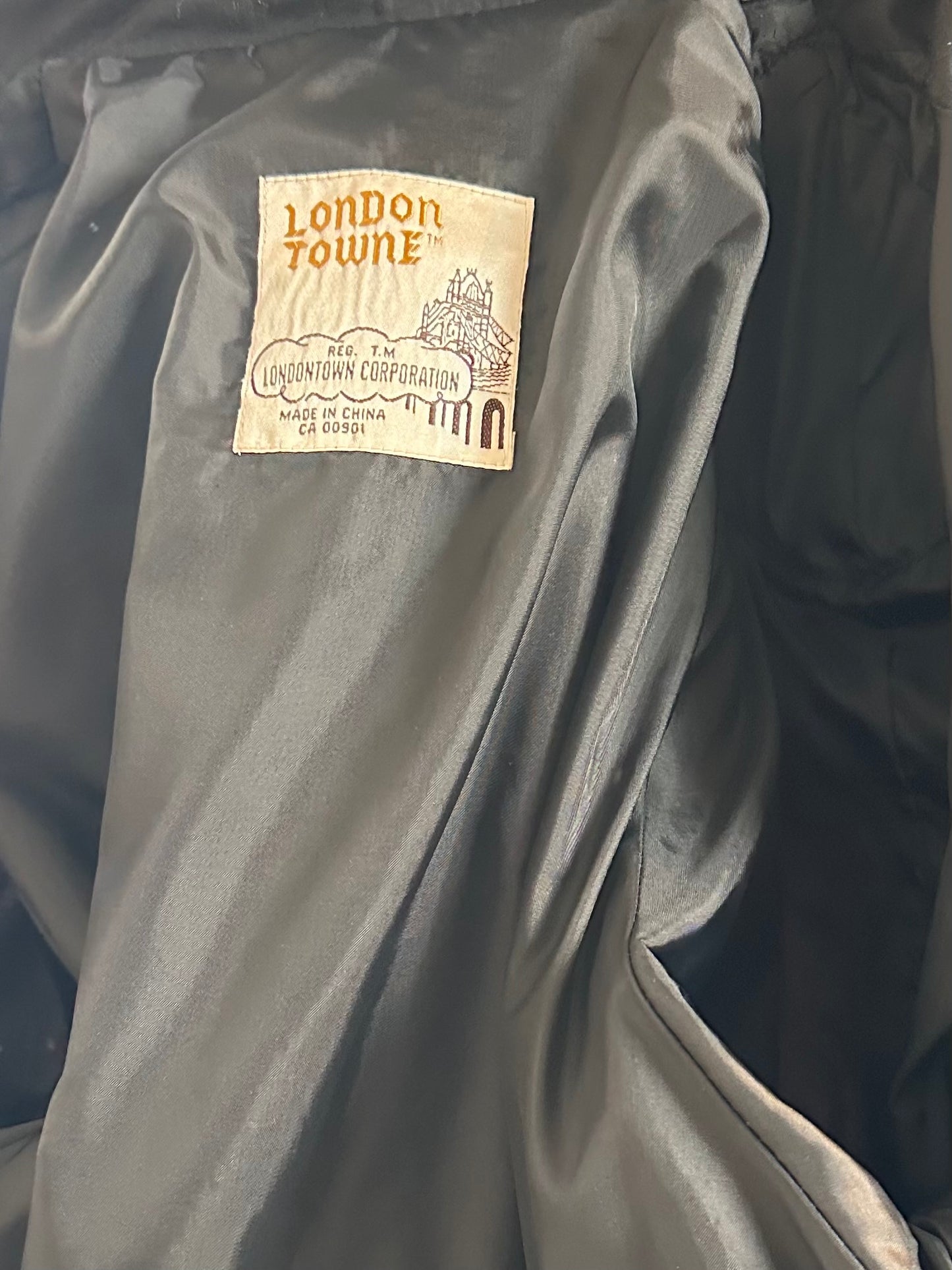 Y2k 'London Towne' Black Lightweight Trench Coat / Medium