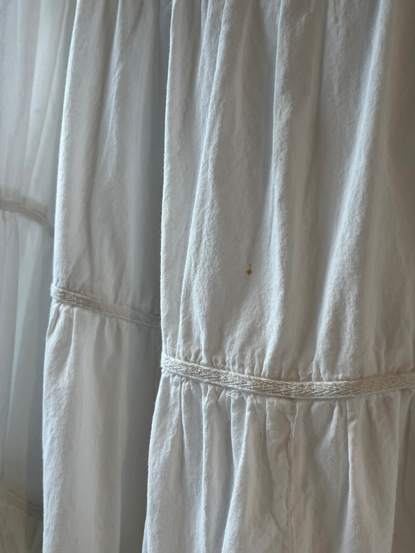 White Tiered Skirt / Medium