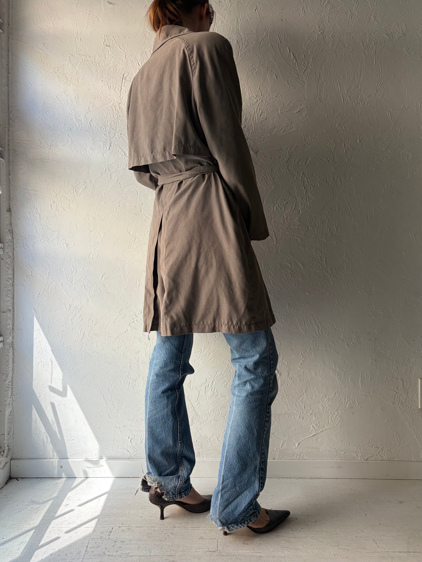 90s 'Liz Claiborne' Taupe Minimalist Half Trench Coat / Vintage 1990s Neutral Classic Lightweight Normcore Outerwear / Small