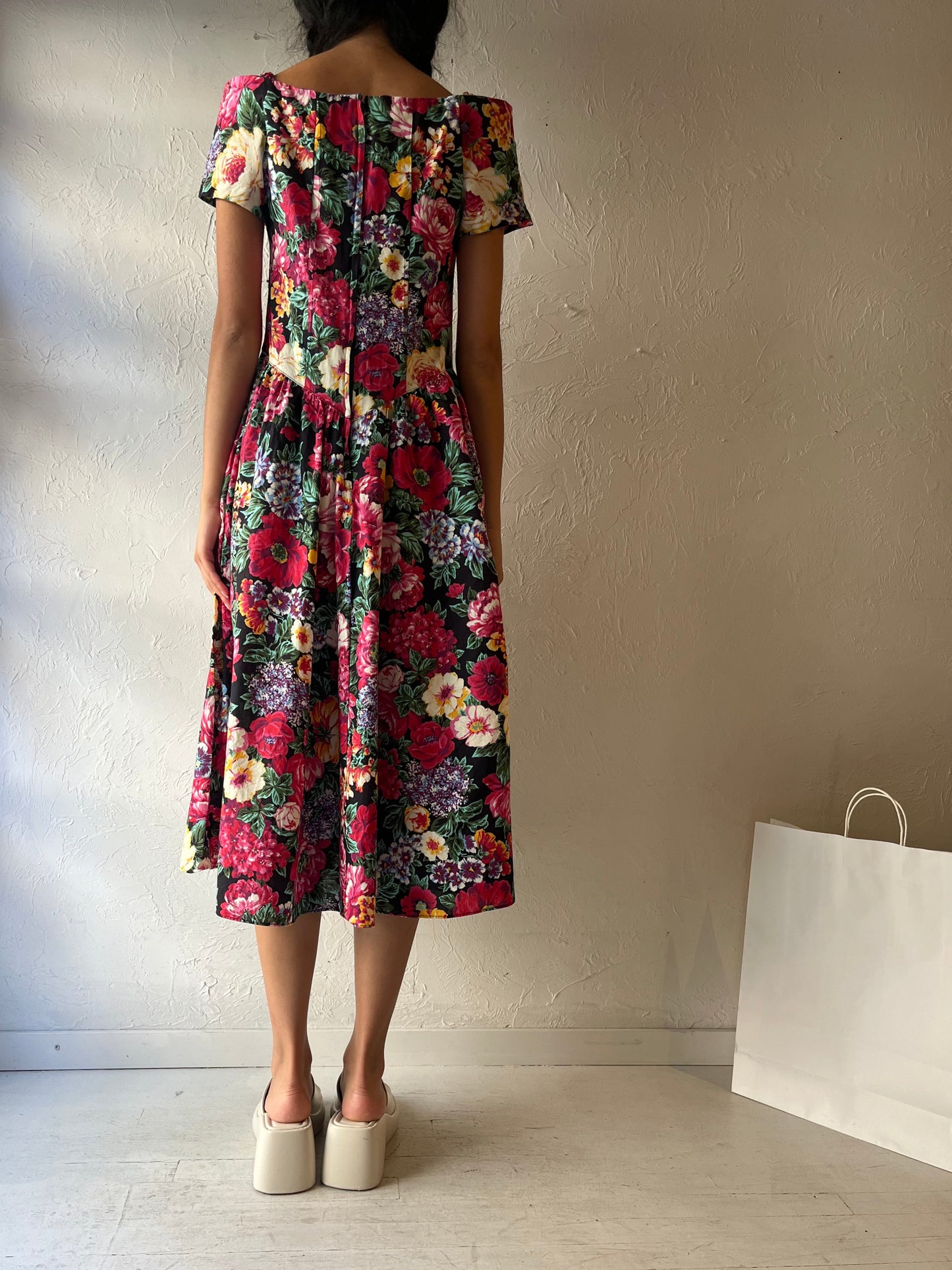 90s Floral Print Midi Dress / Medium