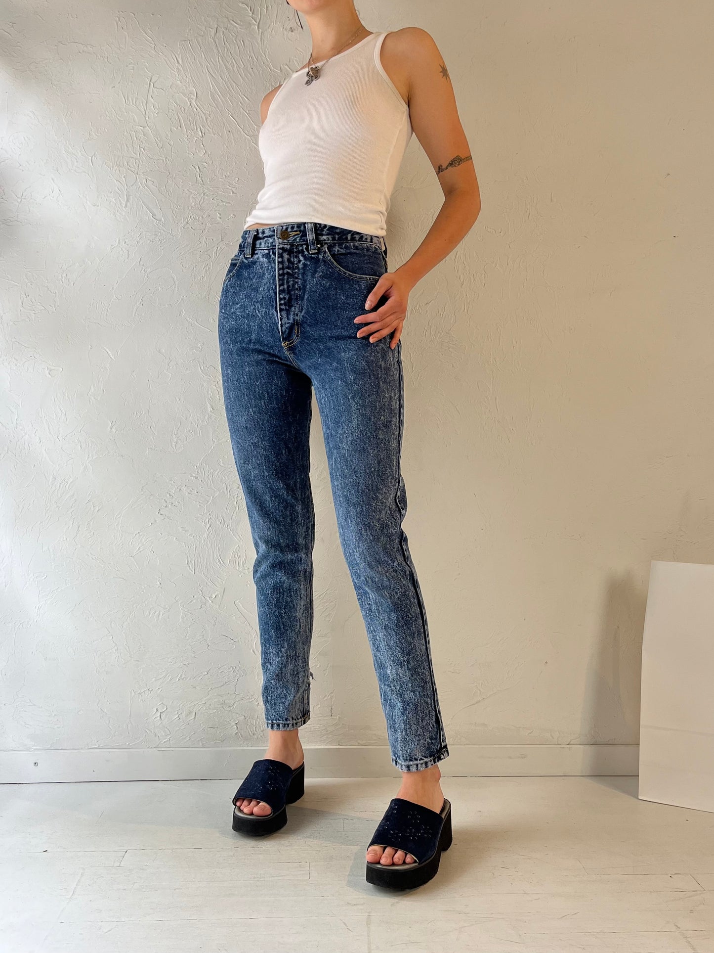 90s 'Guess' Acid Wash Skinny Jeans / 26