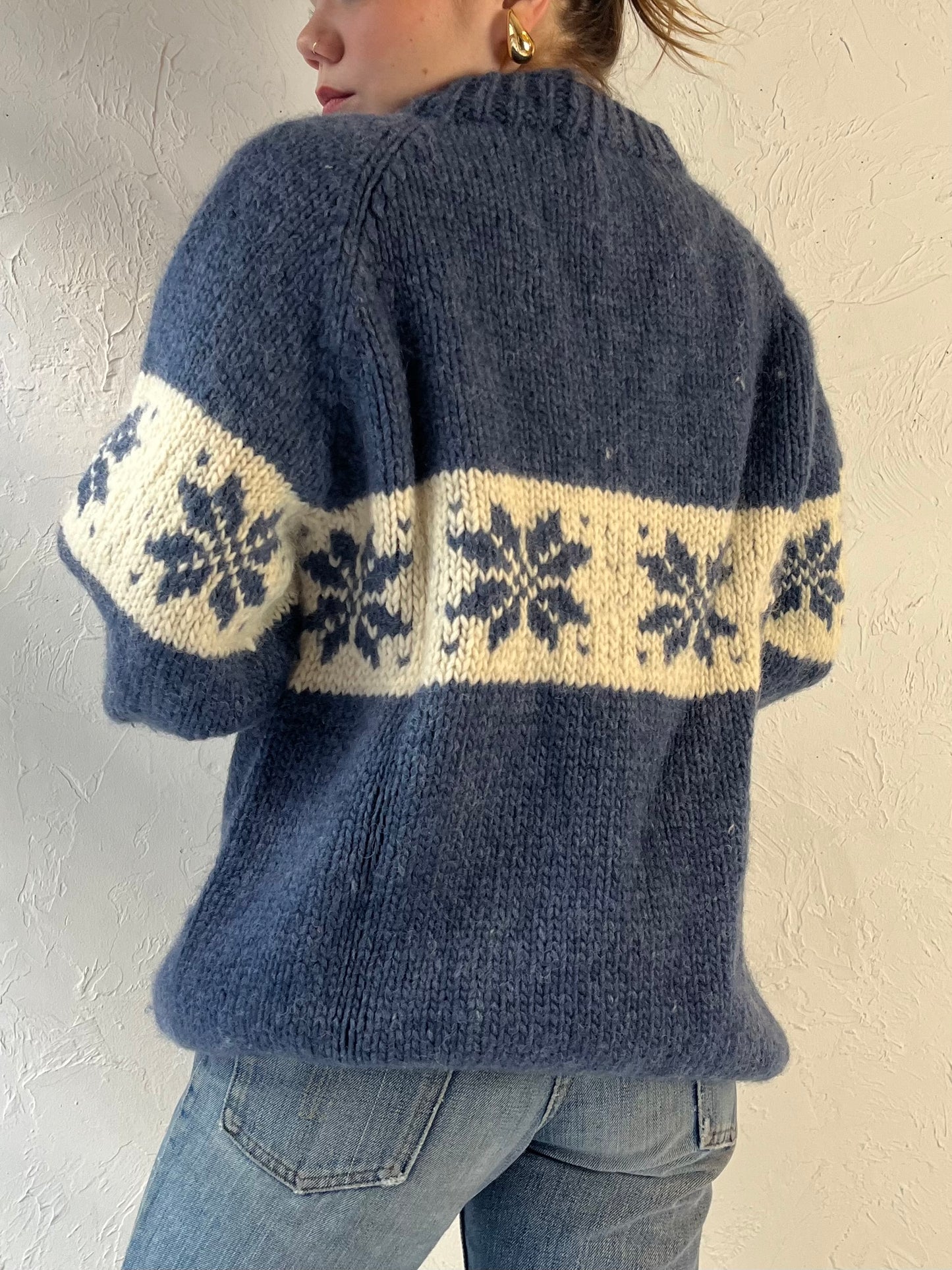 Vintage Hand Knit Wool Snowflake Sweater / Medium