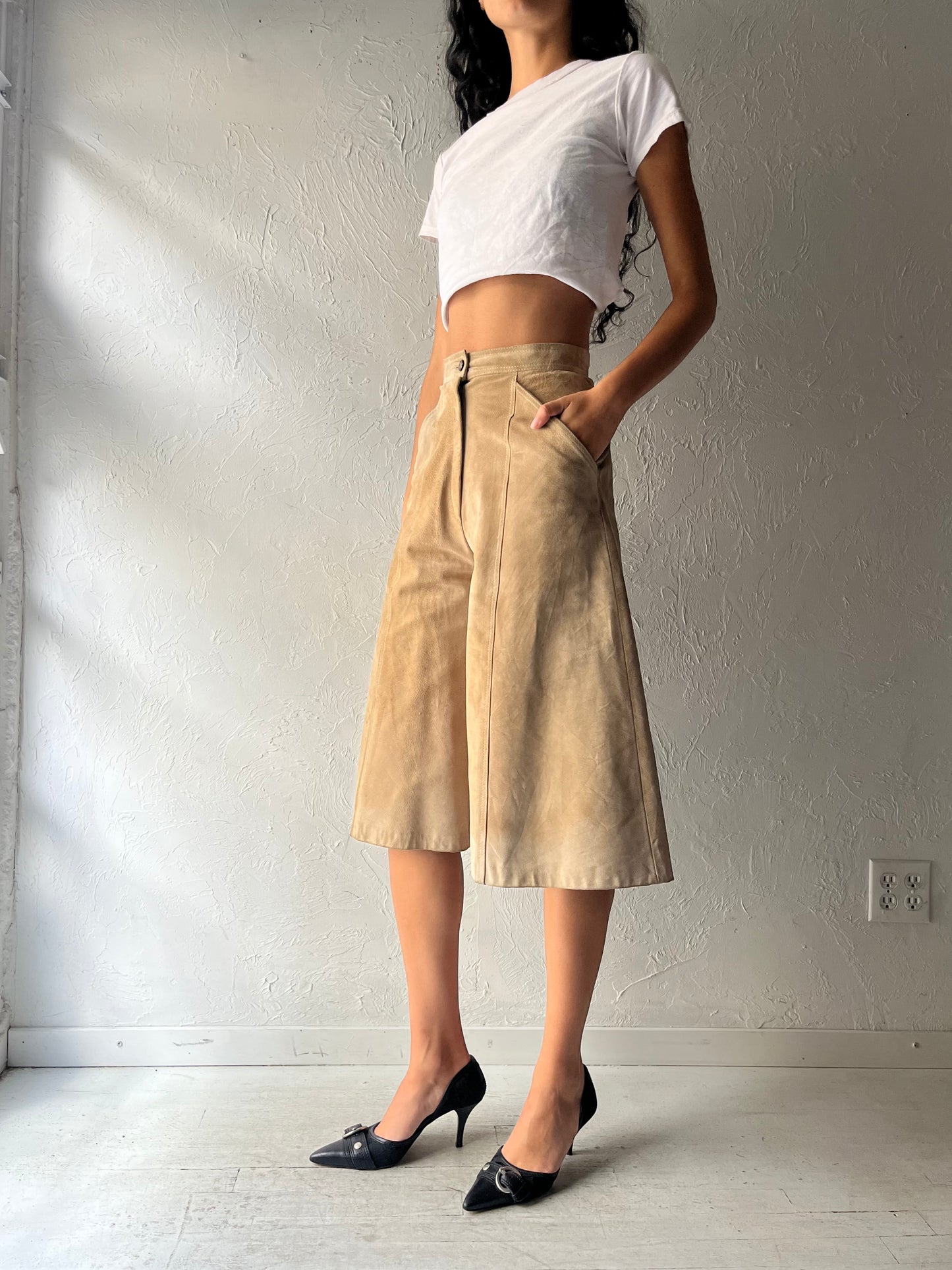 70s Beige Suede Leather Shorts / XS