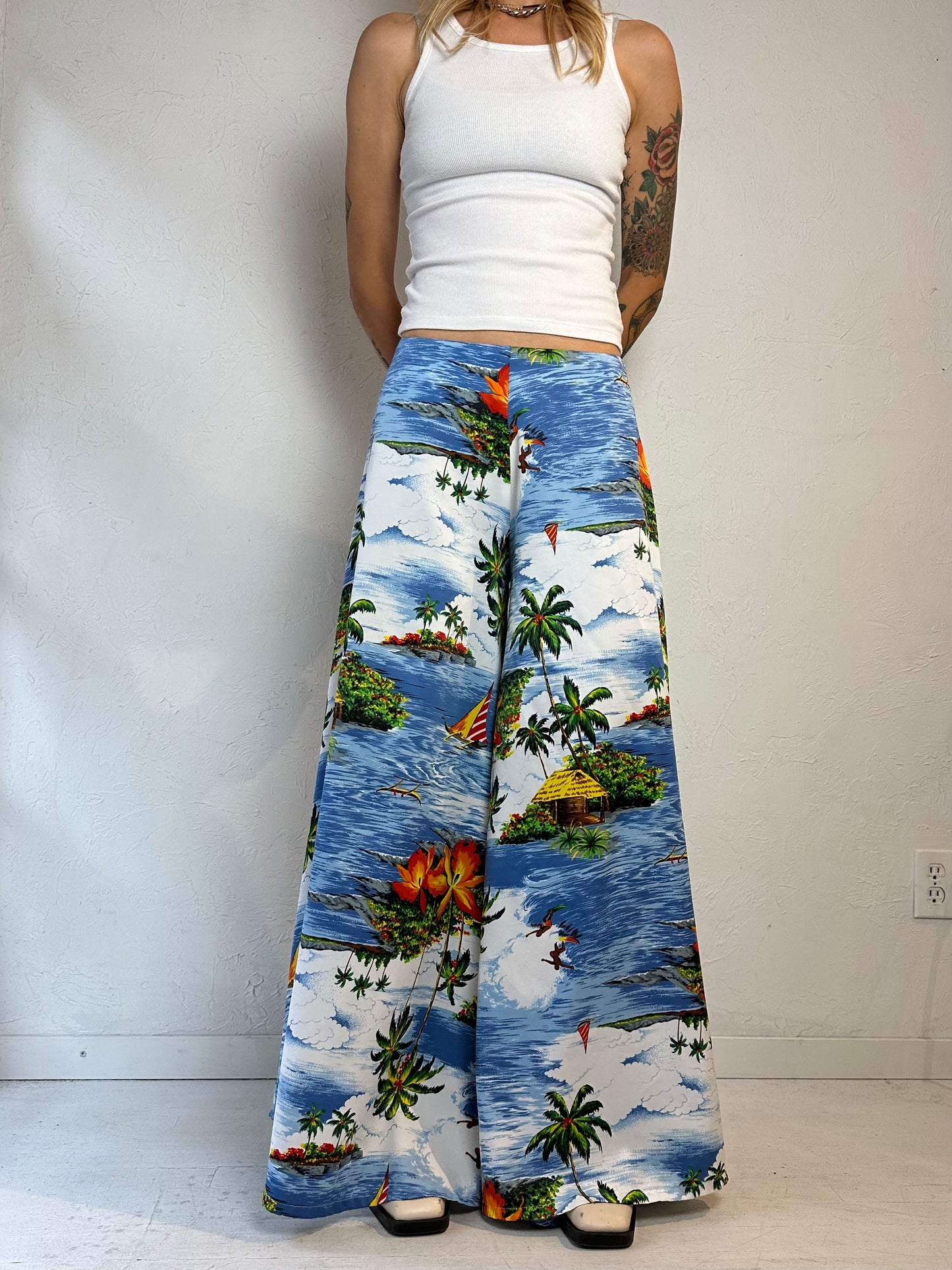 70s Hawaiian Print Extra Wide Leg Bell Bottoms / Medium