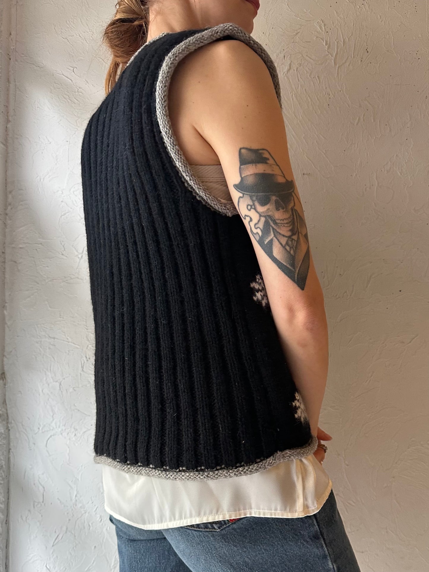 90s ‘Gallagher’ Penguin Wool Knit Vest / Medium