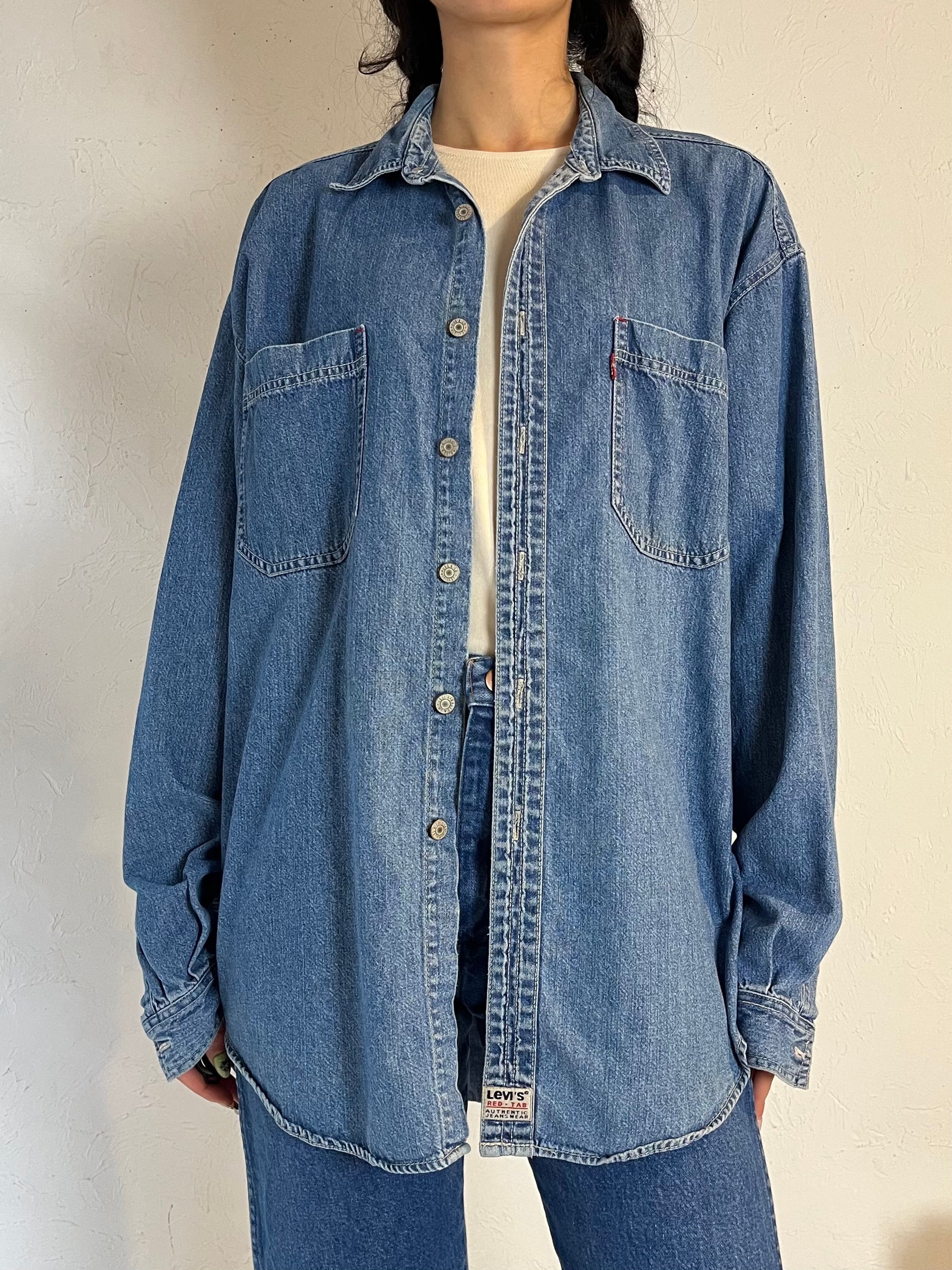 Y2K ‘Levi’s’ Button Up Denim Shirt / Large