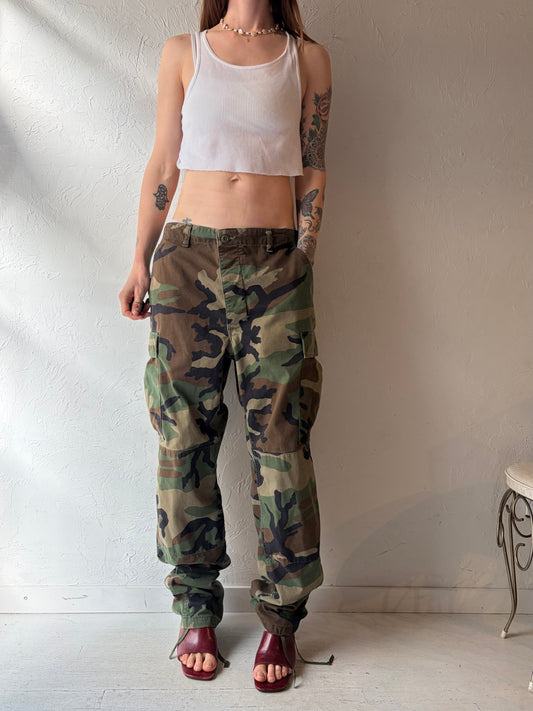Vintage Authentic Army Cargo Camouflage Pants / Medium