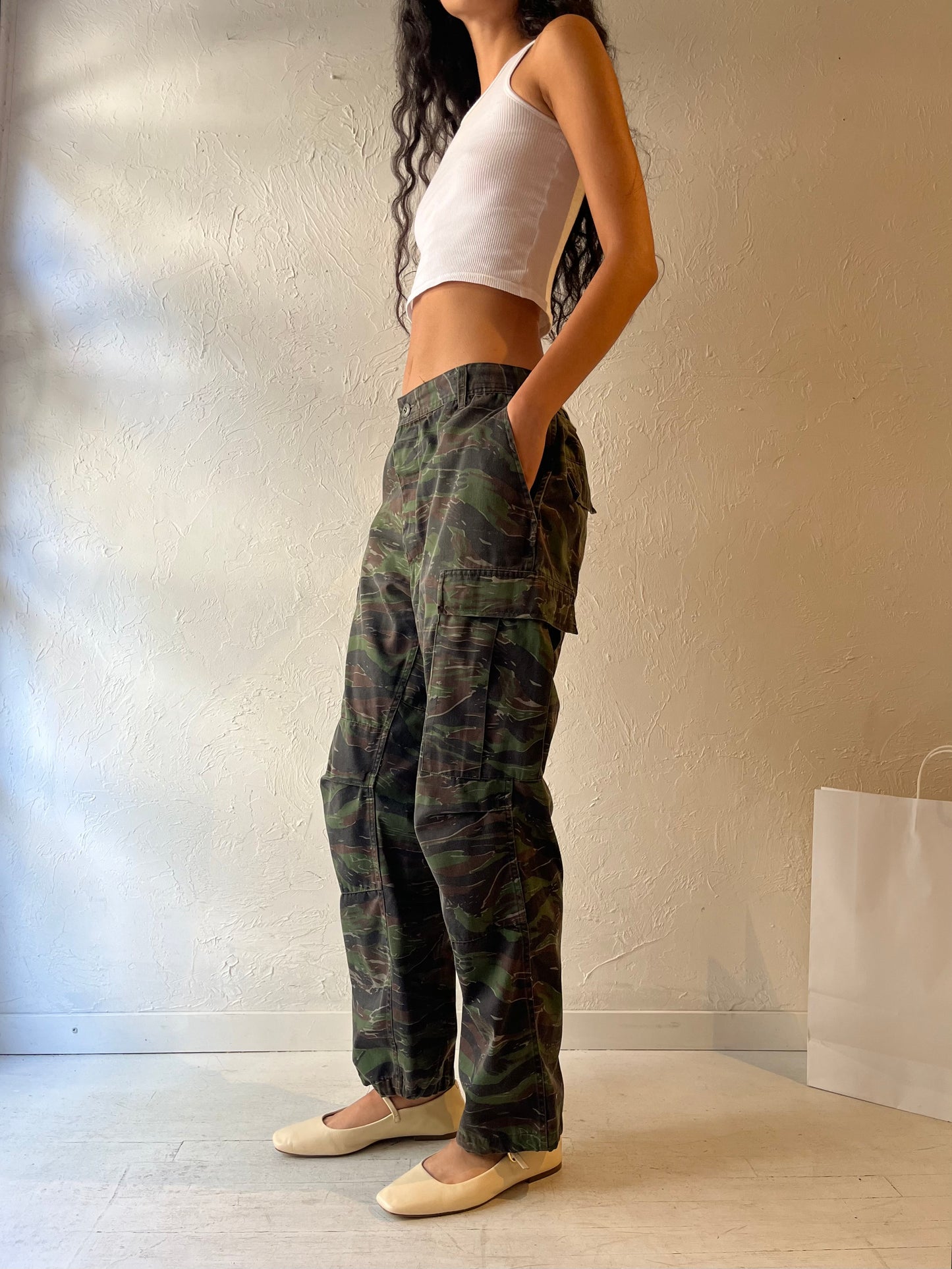 Vintage Camouflage Cargo Pants / Medium