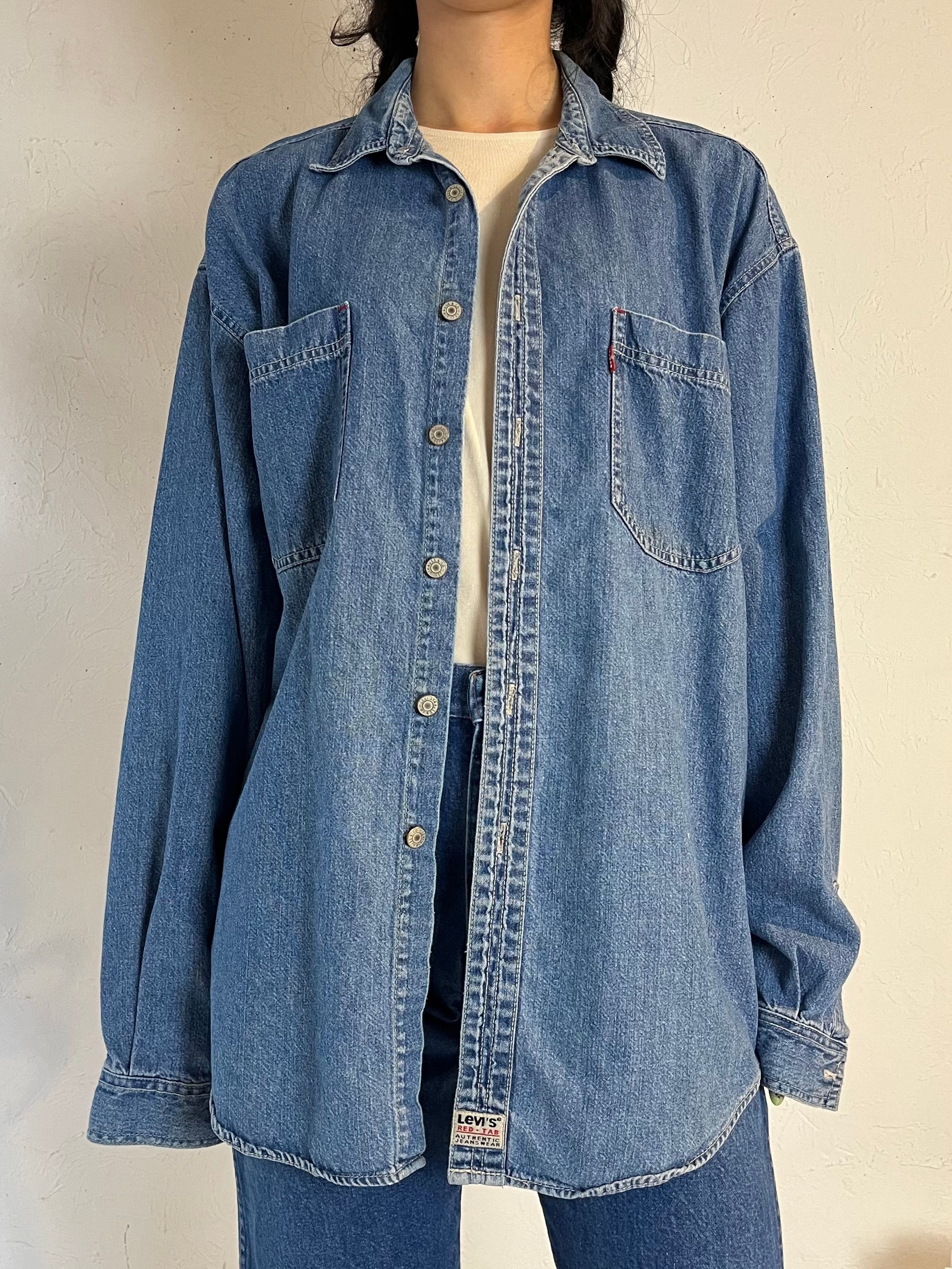 Y2K ‘Levi’s’ Button Up Denim Shirt / Large