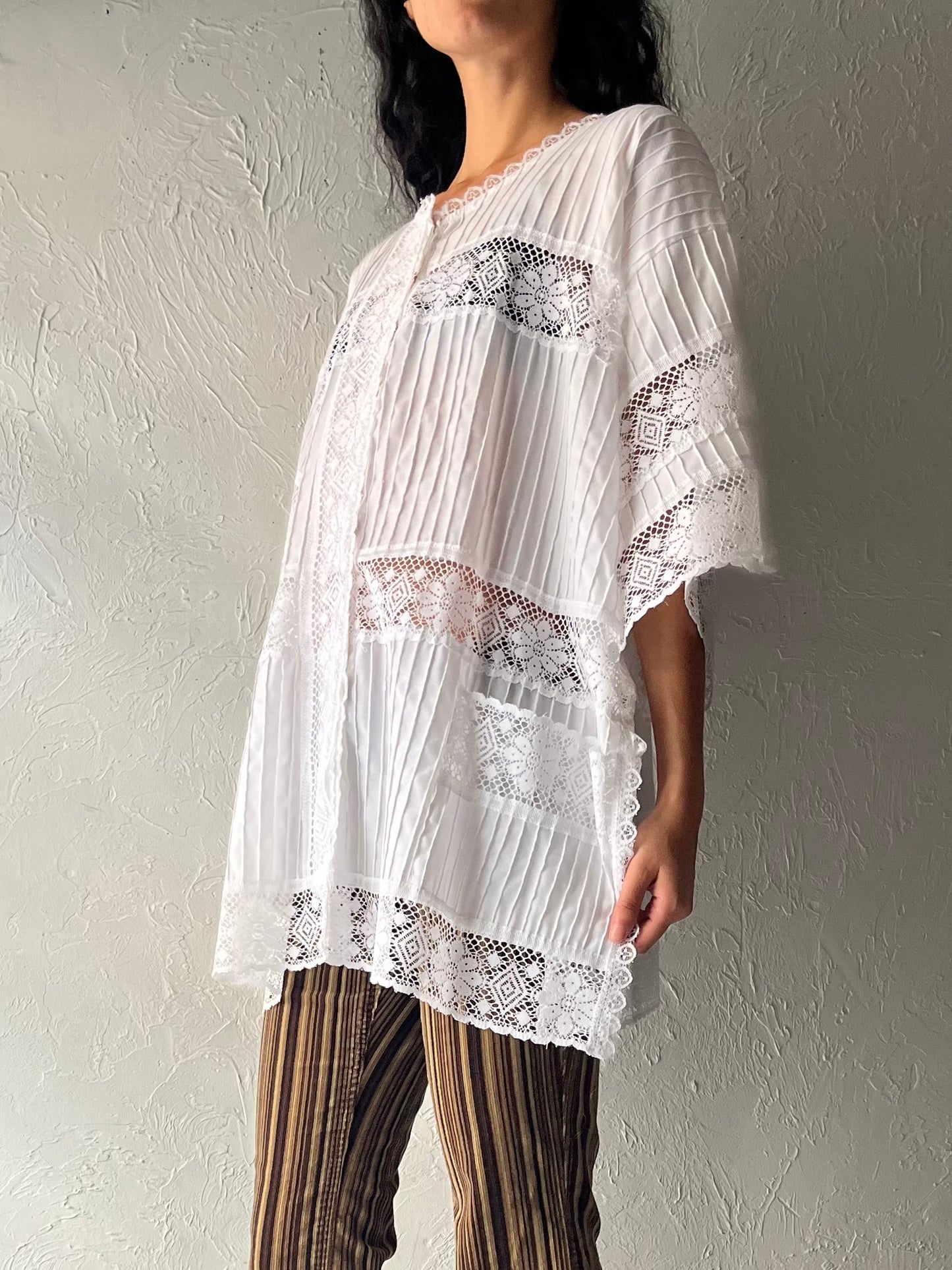 70s White Romantic Lace Button Up Top / Large