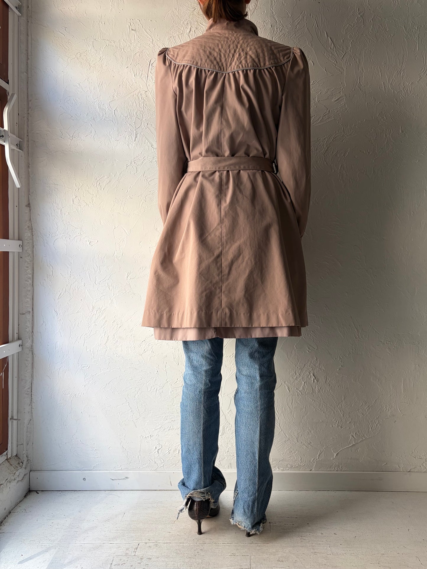 90s Vintage Pink Minimalist Half Trench Coat / 1990s Neutral Classic Lightweight Normcore Outerwear / Small