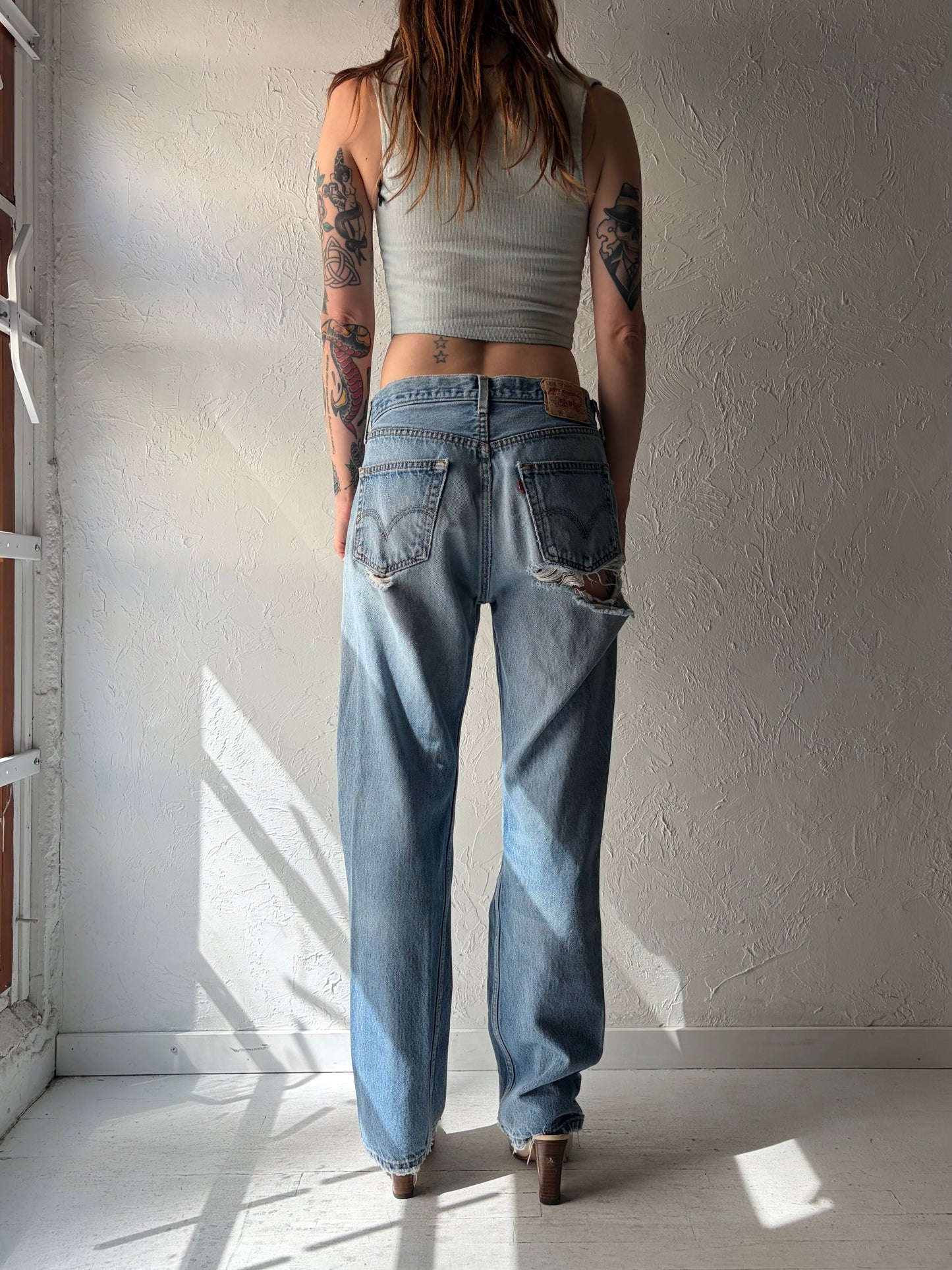 Vintage 'Levis 501' Thrashed Jeans / 31