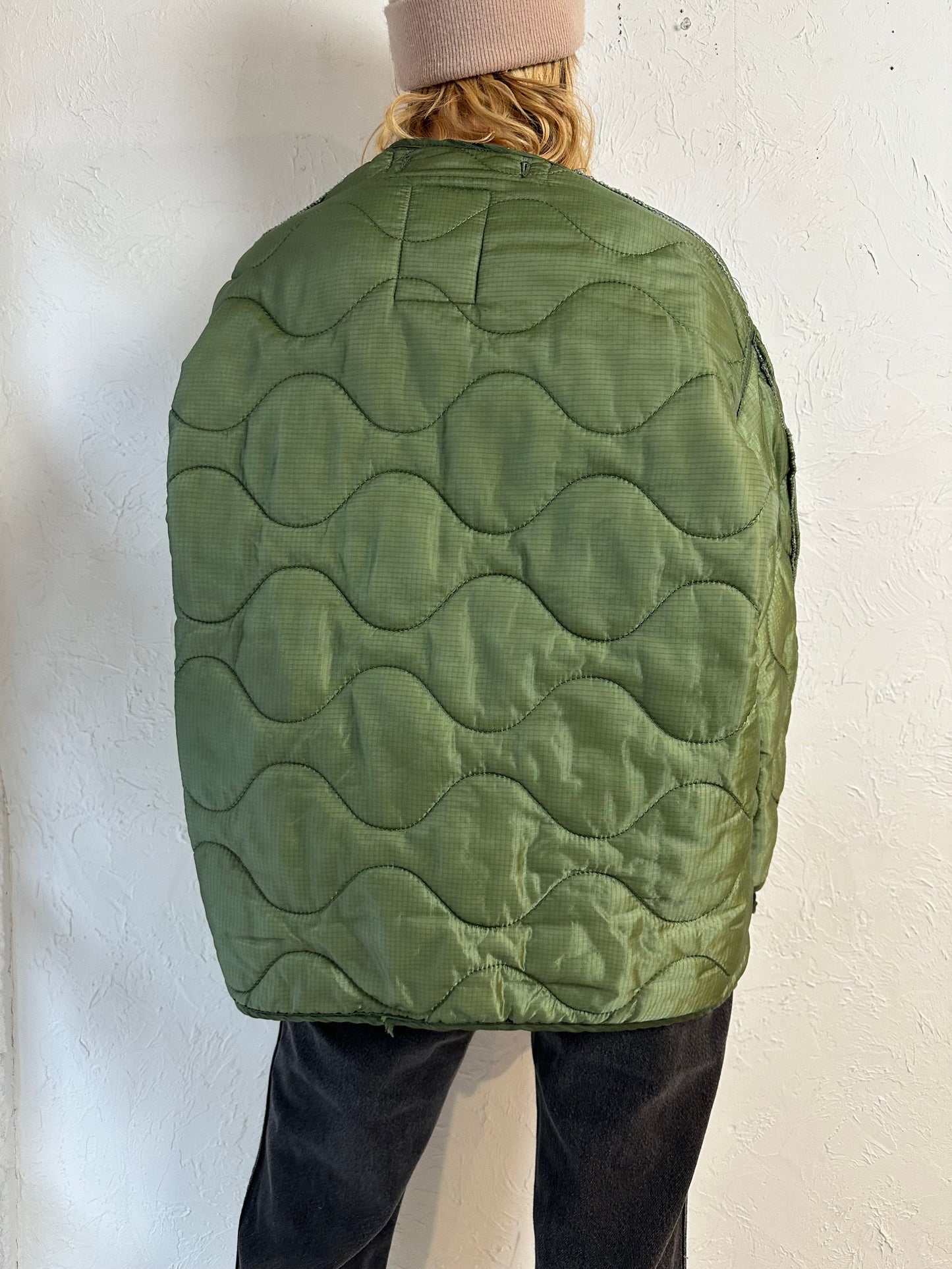 Vintage Authentic Green Nylon Army Liner Jacket / Large