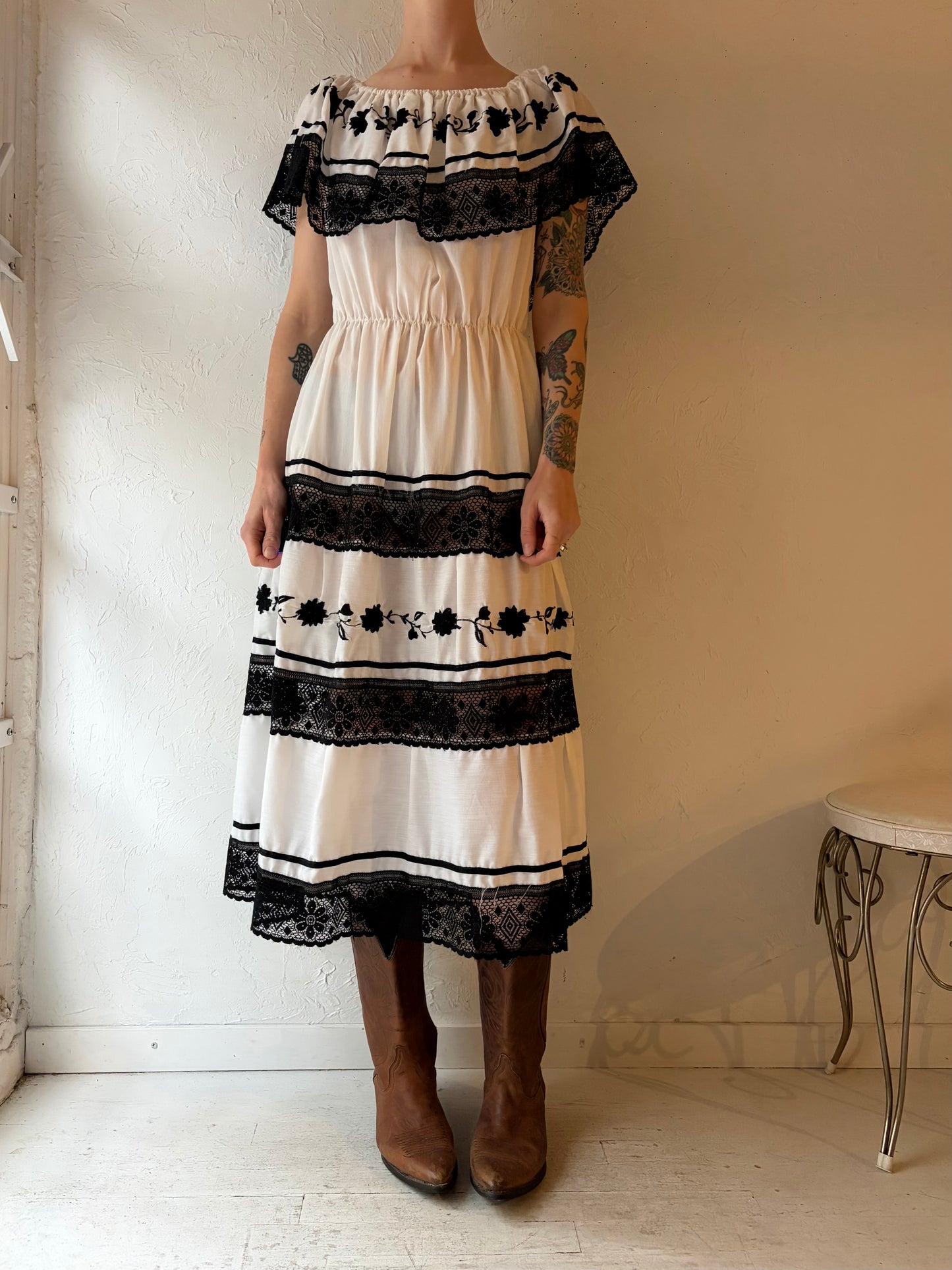 Vintage Handmade White Embroidered Midi Dress / Small