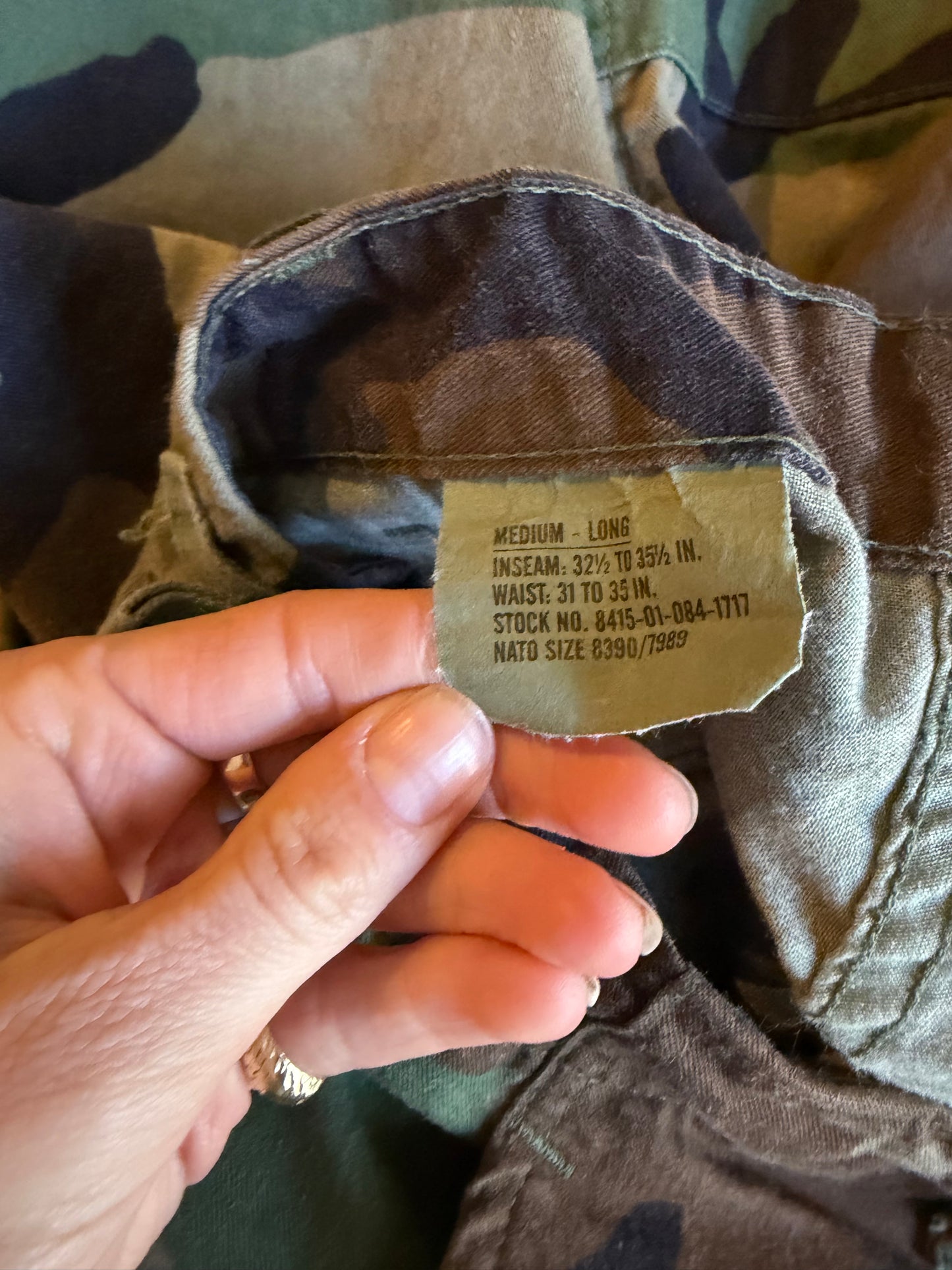 Vintage Authentic Army Cargo Camouflage Pants / Medium