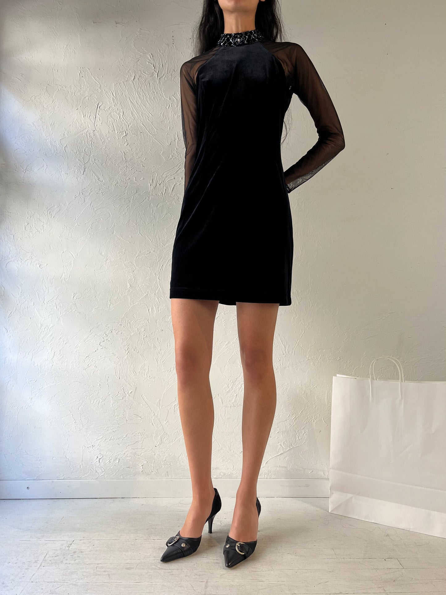 90s 'Jessica Howard' Black Velvet Long-sleeved Mini Dress / Small