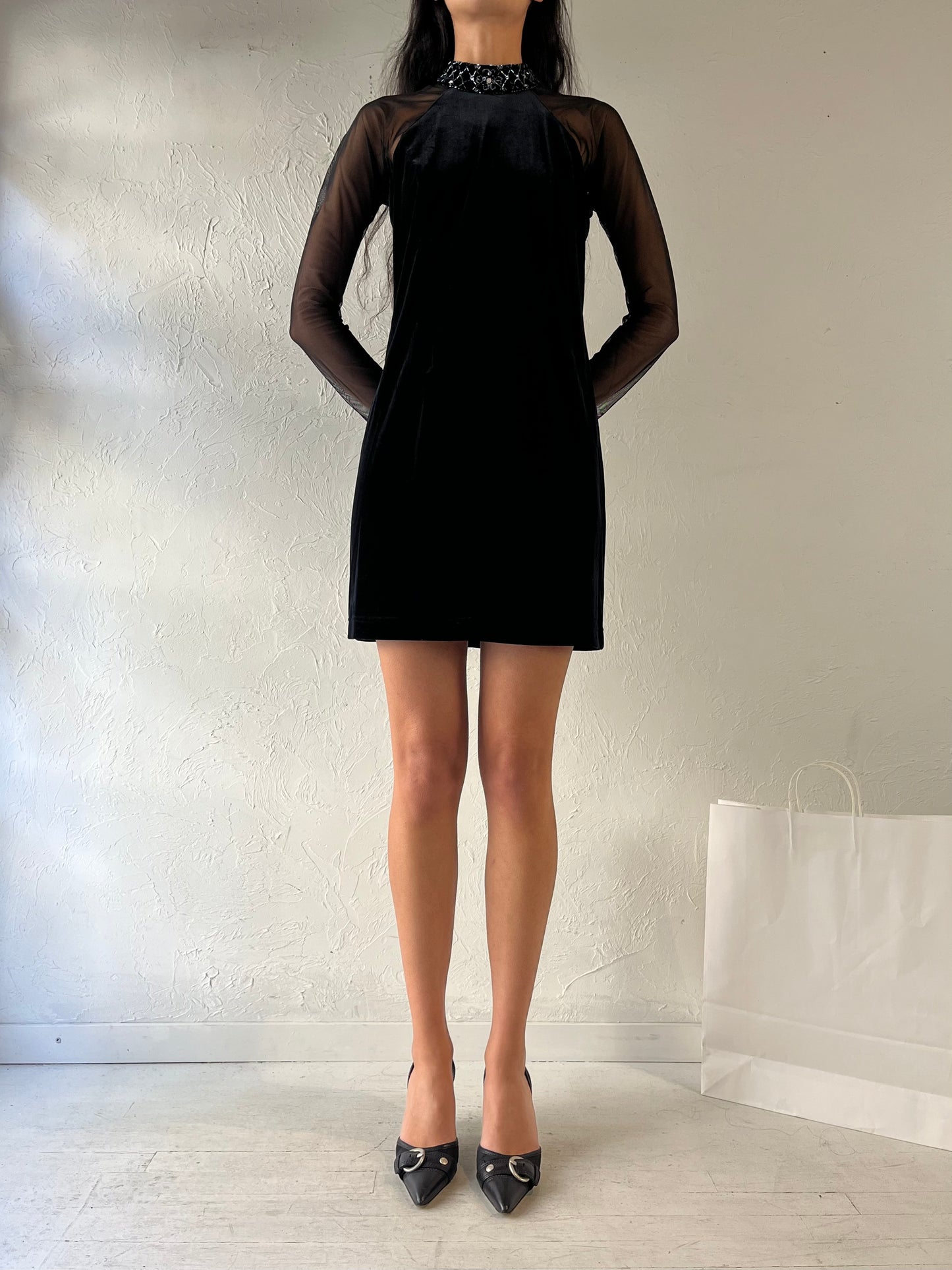 90s 'Jessica Howard' Black Velvet Long-sleeved Mini Dress / Small