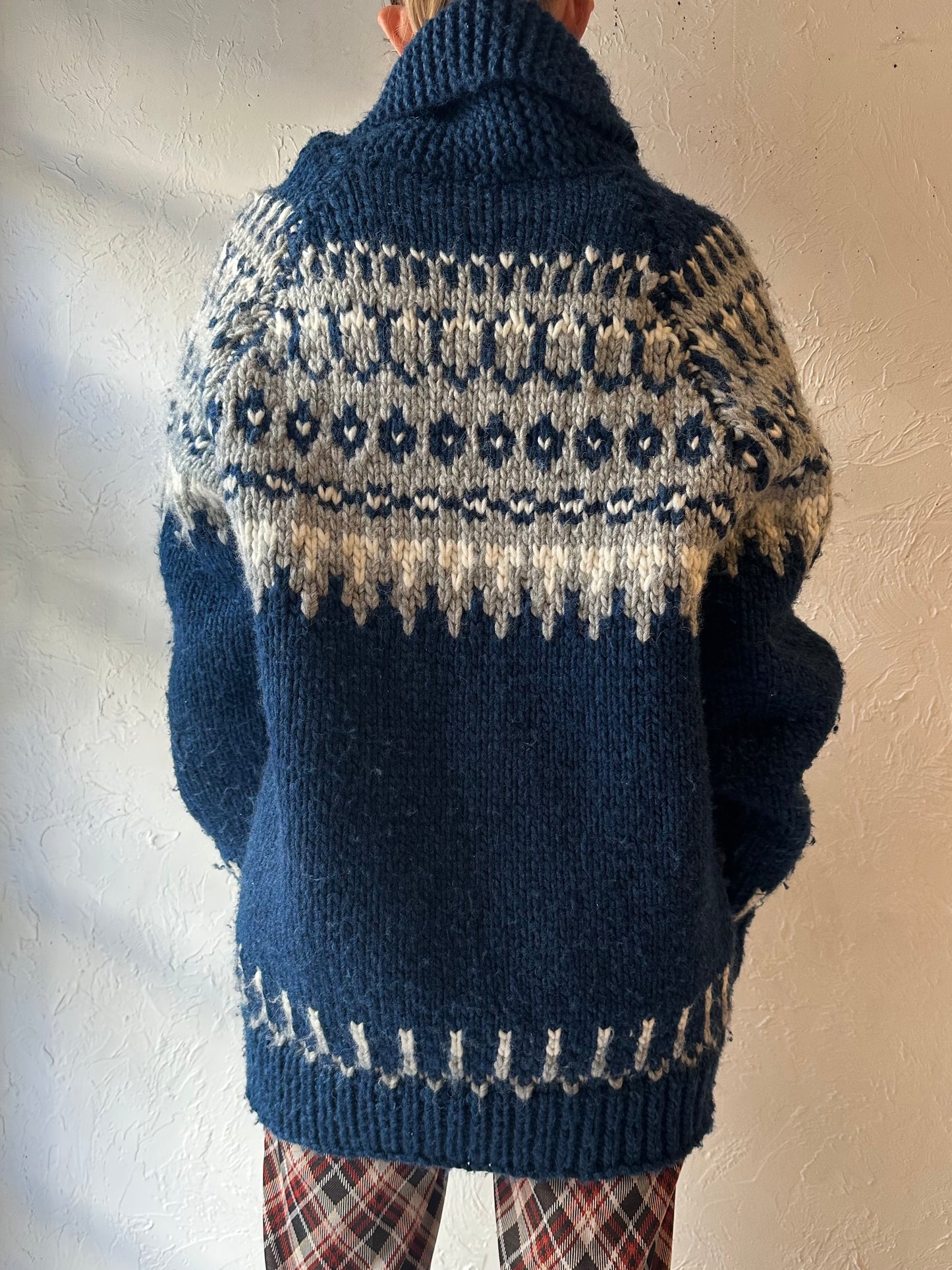 Vintage Chunky Knit Cardigan Sweater / Large